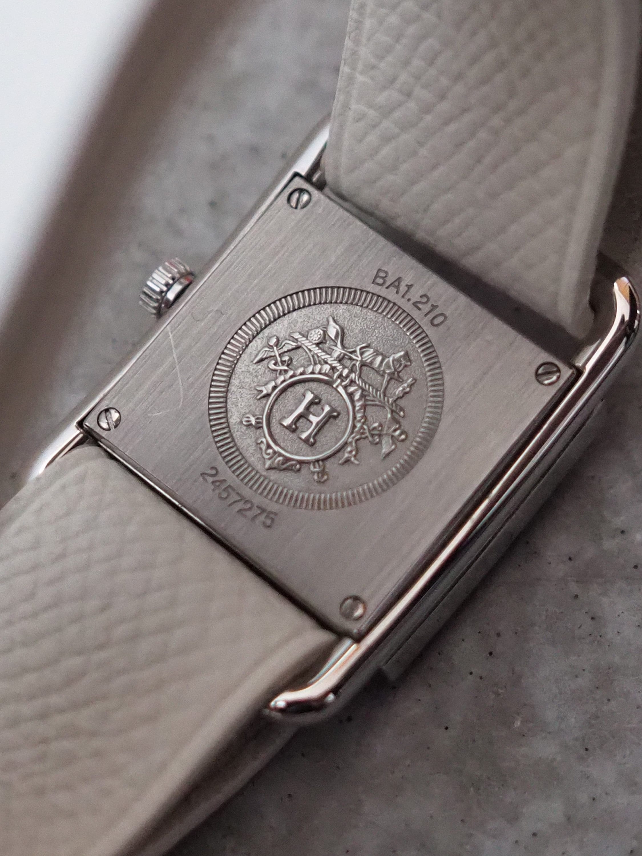 HERMES Valenia Date Silver Dial Quartz Watch Wristwatch Unisex Leather White Band Vintage BA1.210