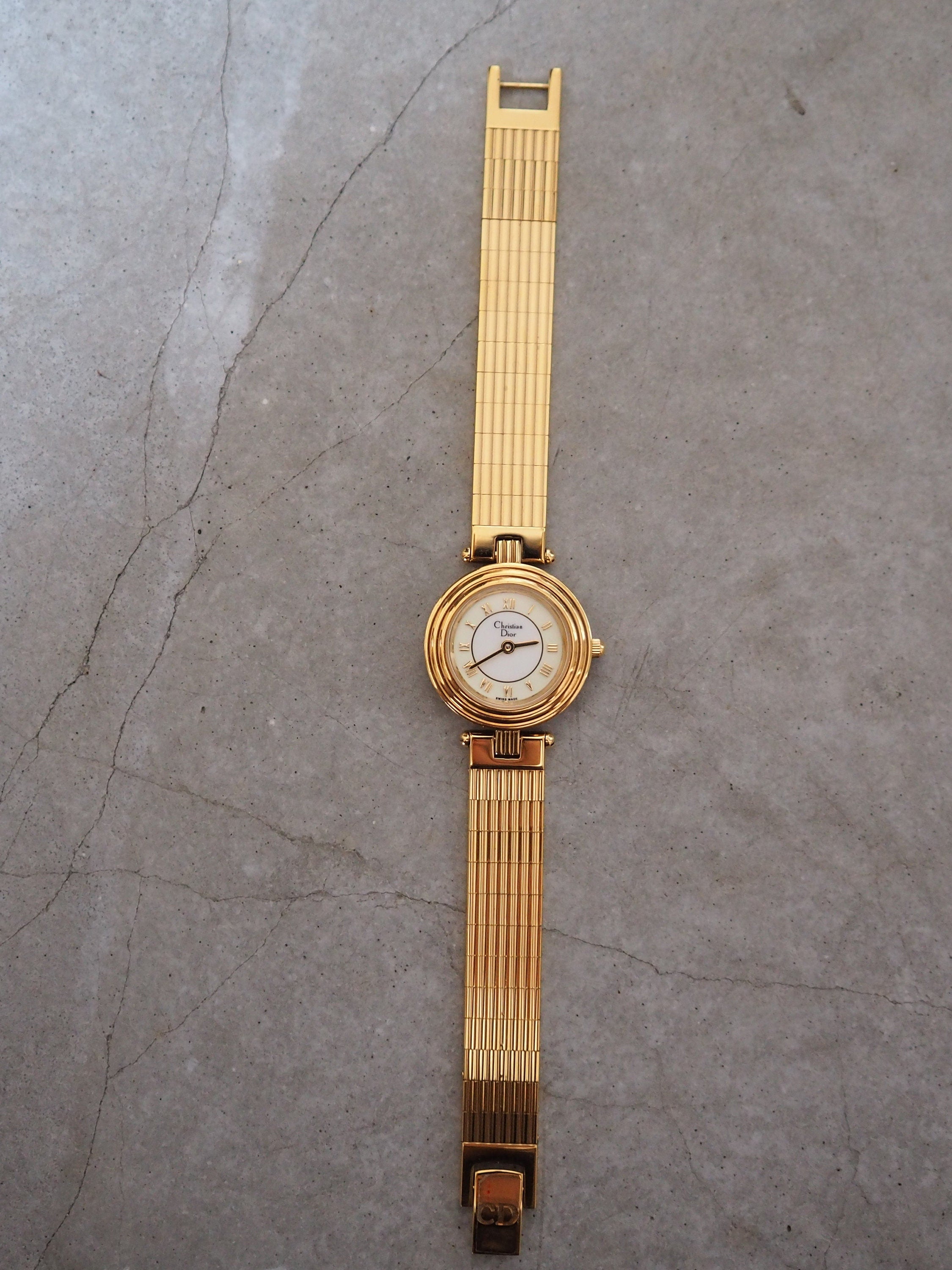 Christian Dior Round Roma Watch Gold Metal Quartz Wristwatch Ladies