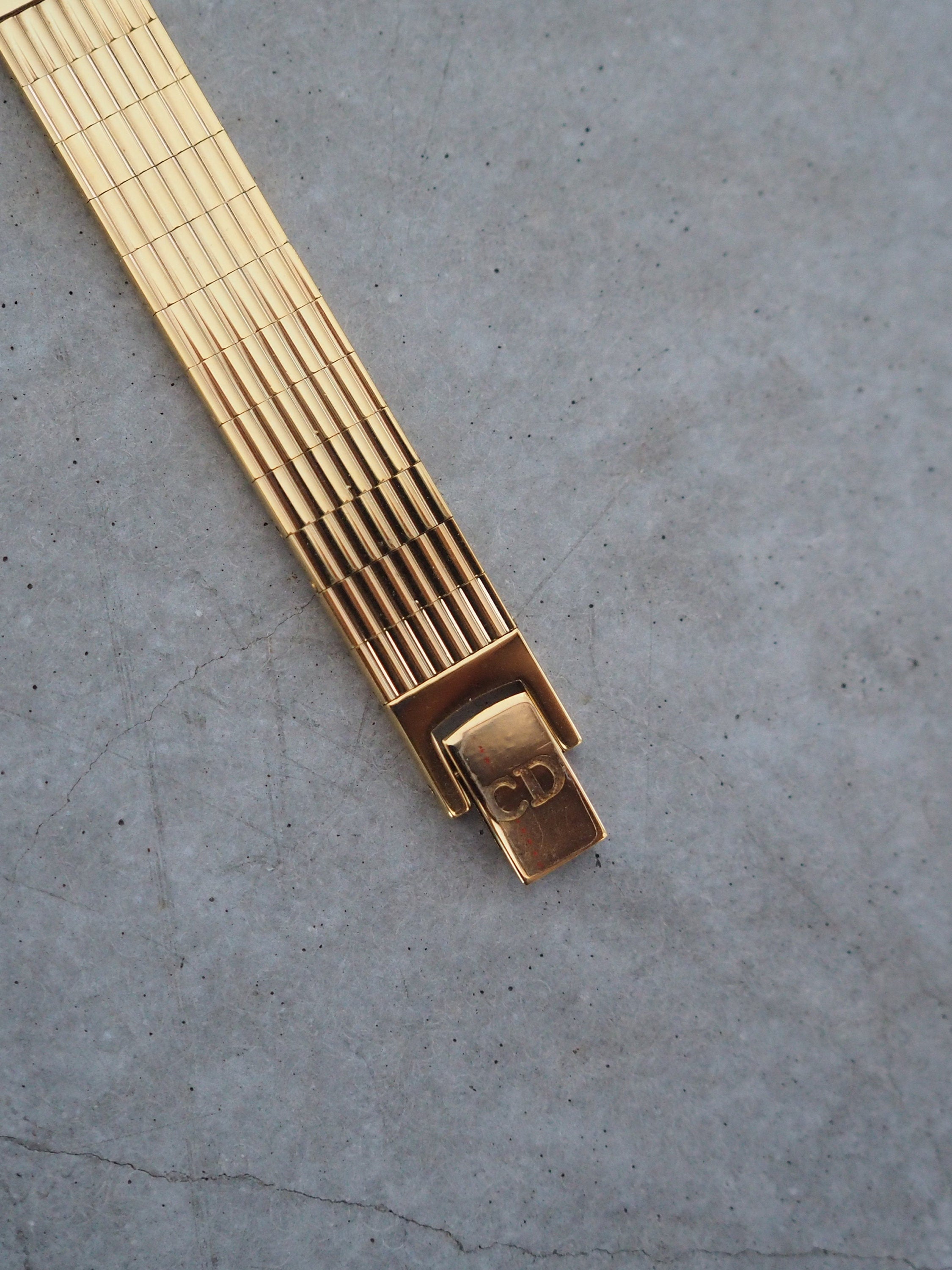 Christian Dior Round Roma Watch Gold Metal Quartz Wristwatch Ladies