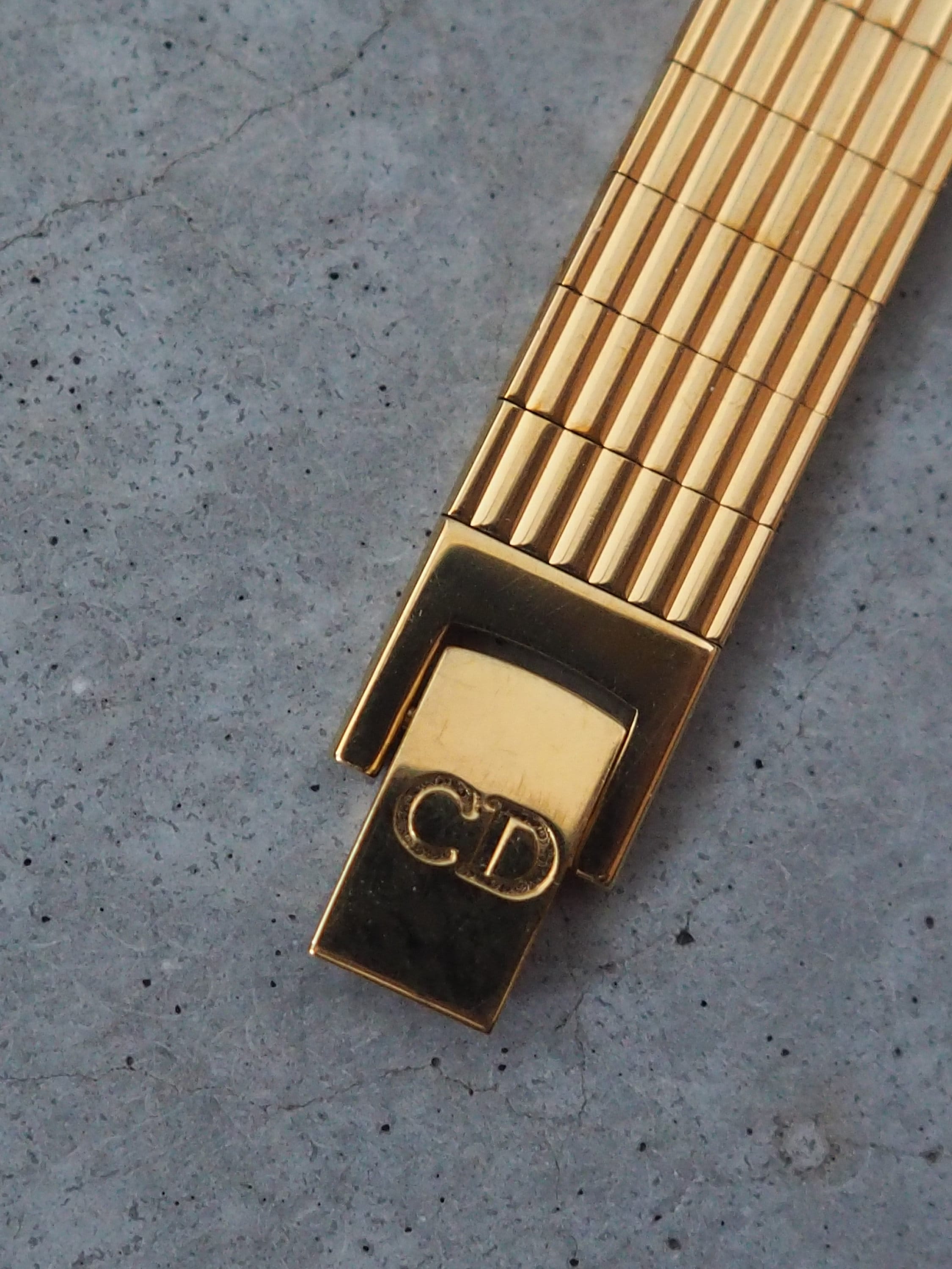 Christian Dior Round Roma Watch Gold Metal Quartz Wristwatch Ladies