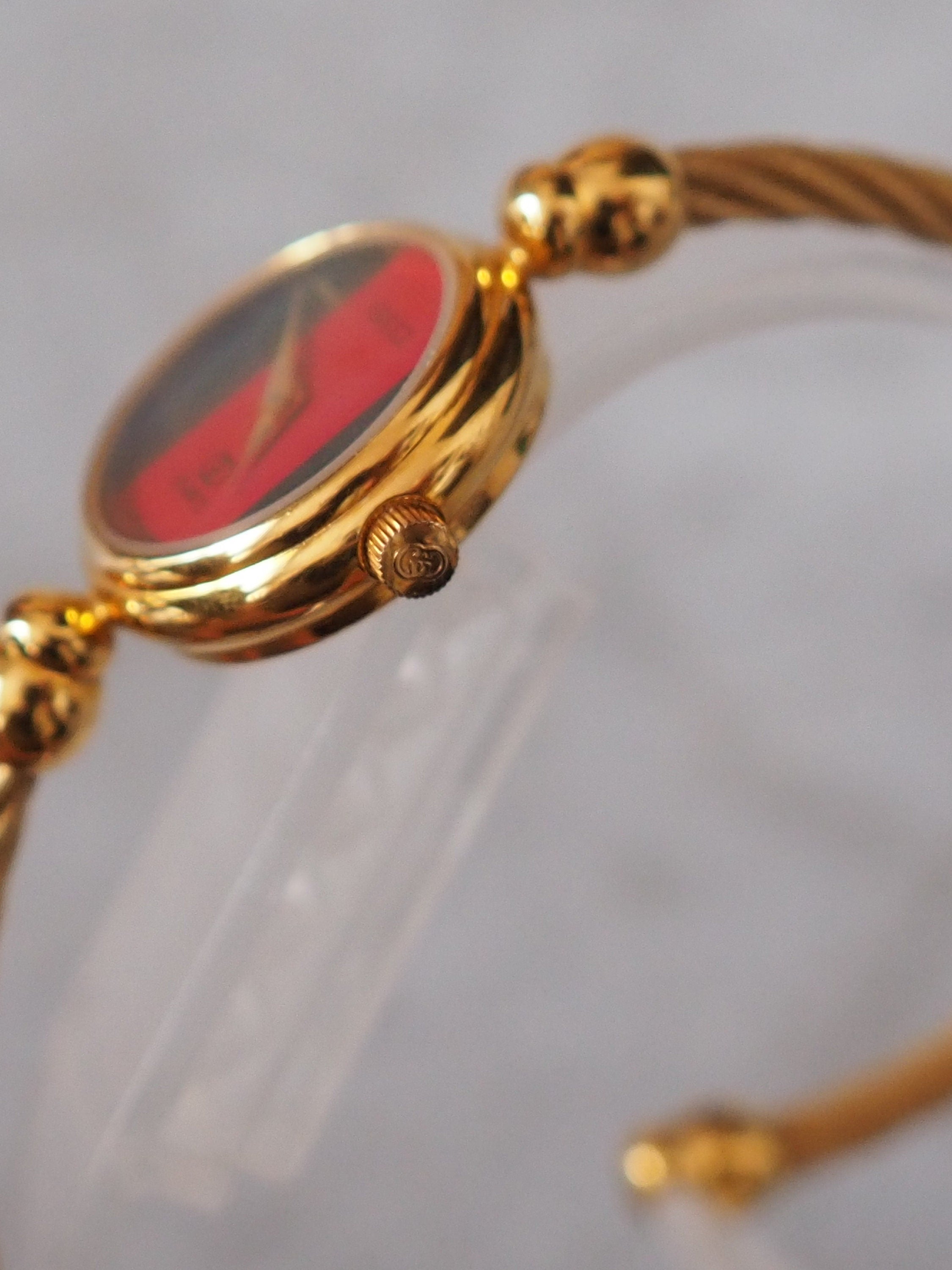 GUCCI Shelly Bangle Watch Wristwatch Gold Metal Vintage Authentic