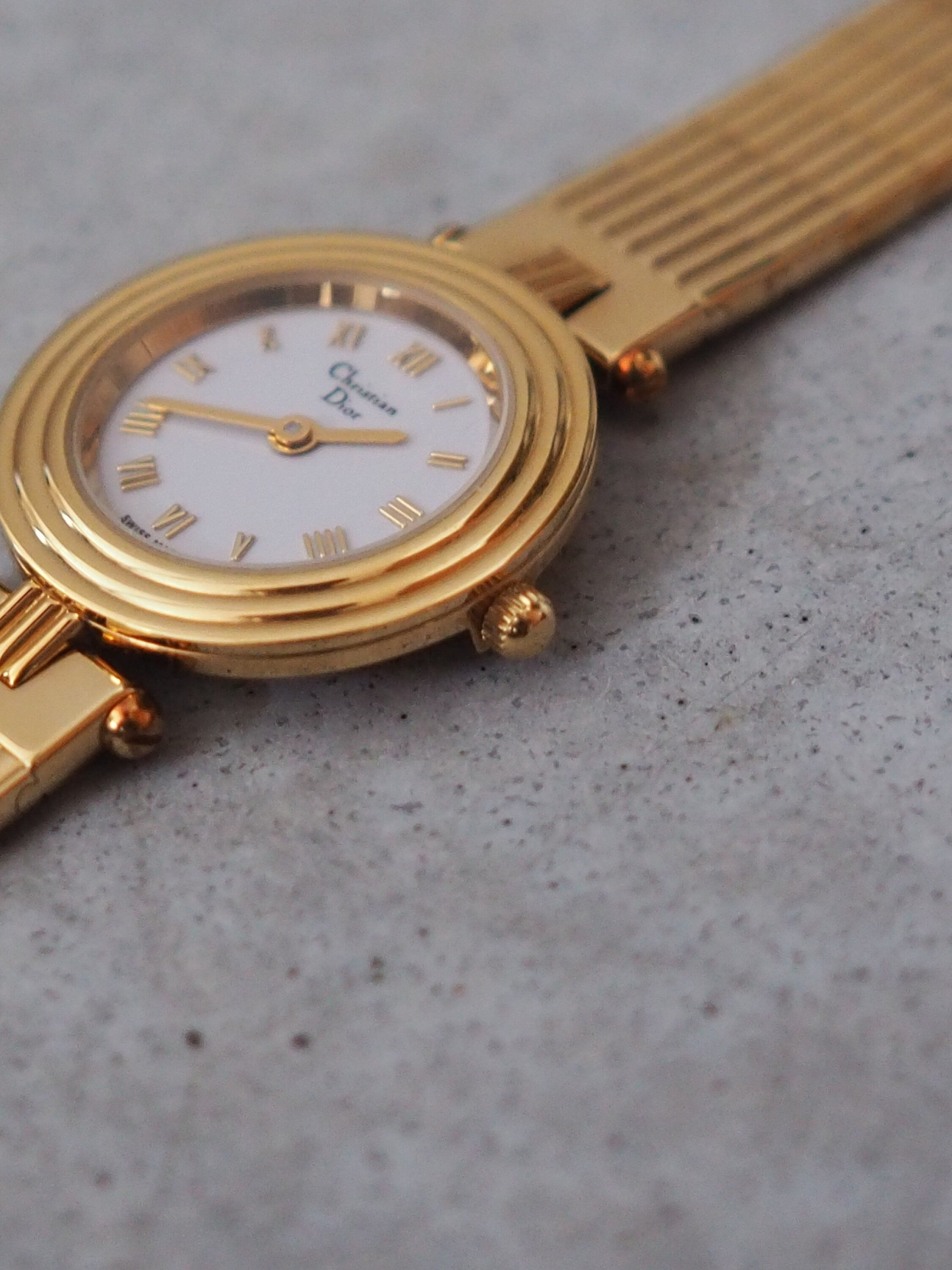 Christian Dior Round Roma Watch Gold Metal Quartz Wristwatch Ladies