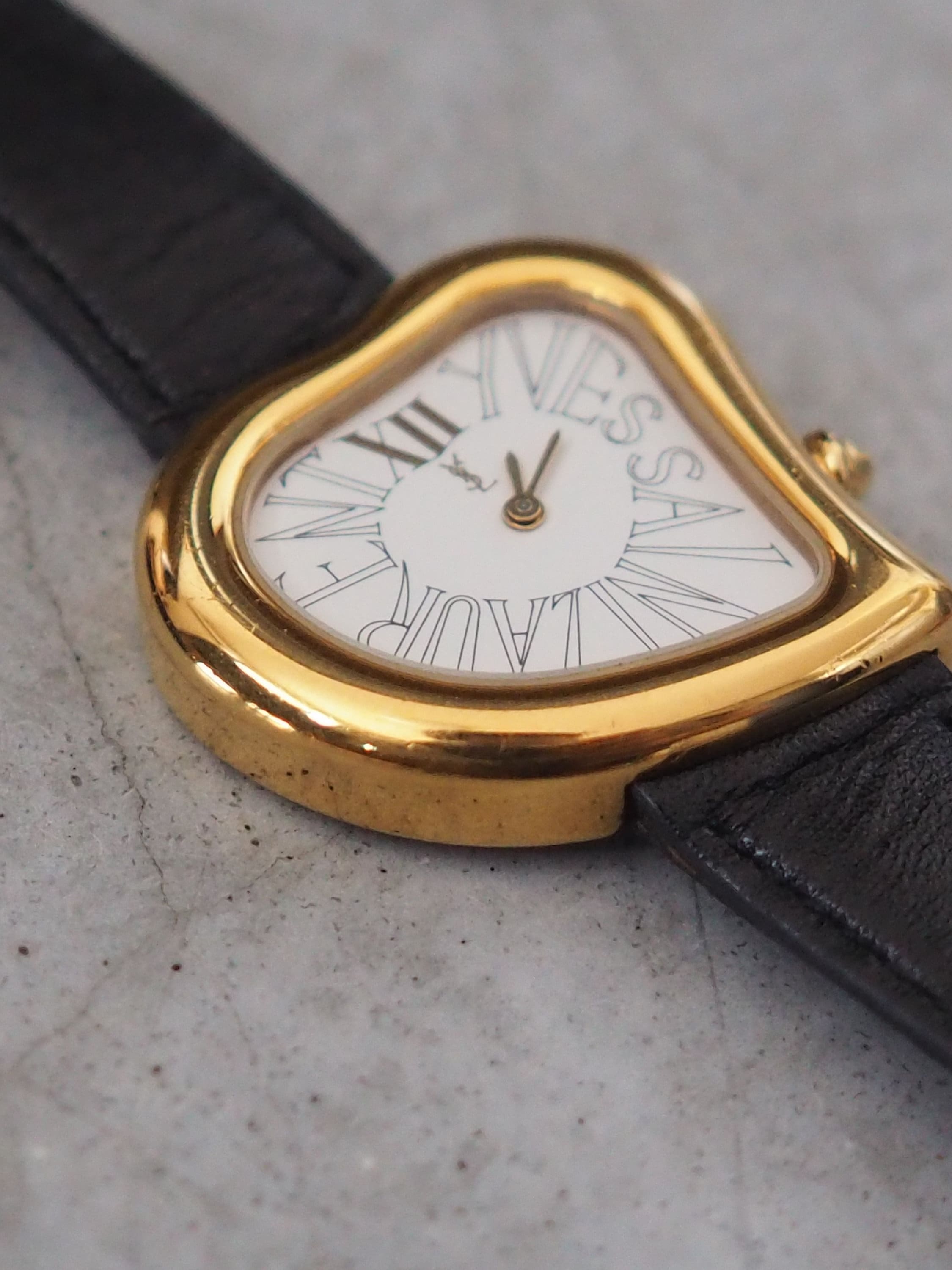 Yves Saint Laurent YSL Heart Watch Wristwatch Logo Gold color Stainless steel