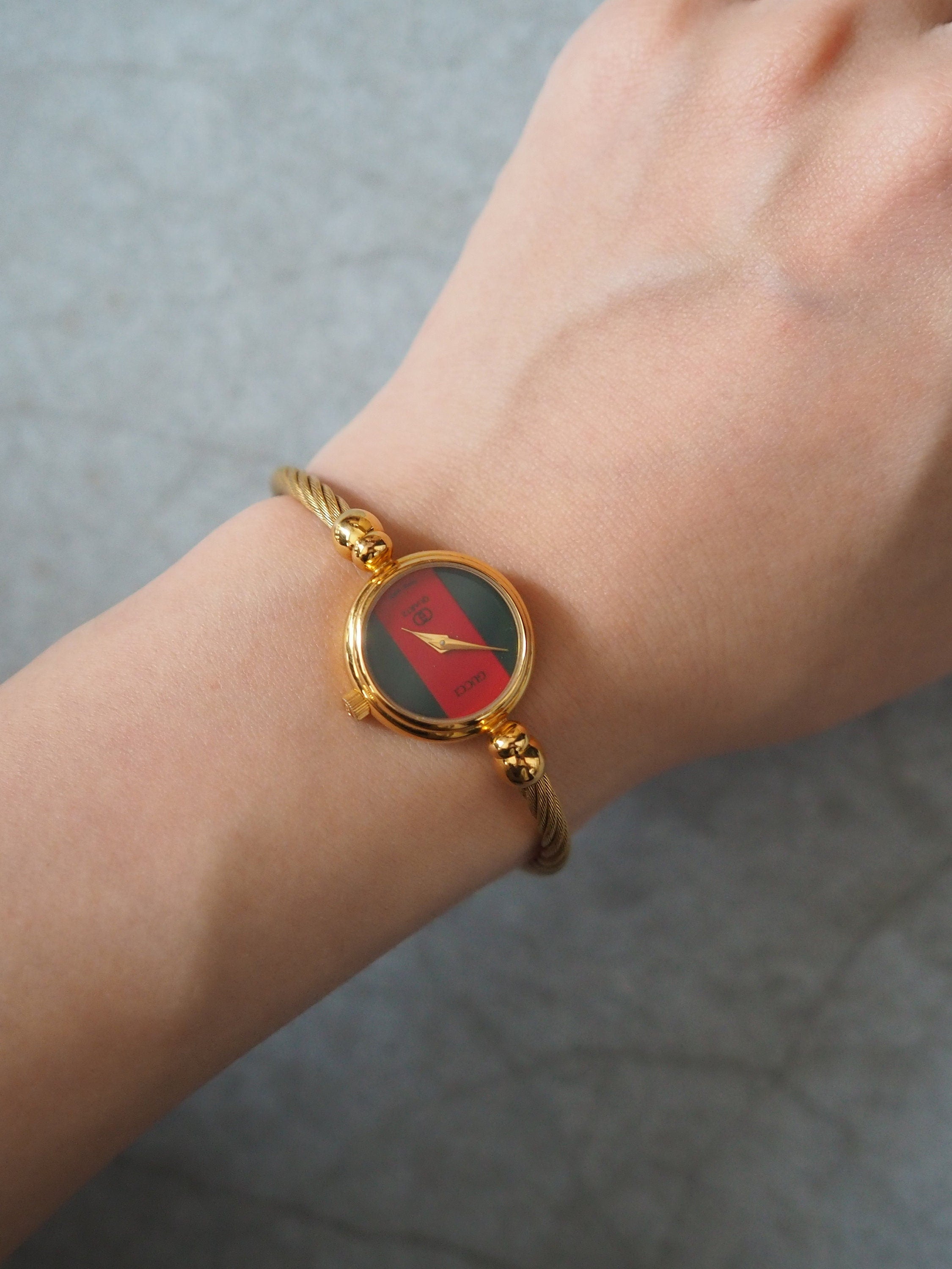 GUCCI Shelly Bangle Watch Wristwatch Gold Metal Vintage Authentic