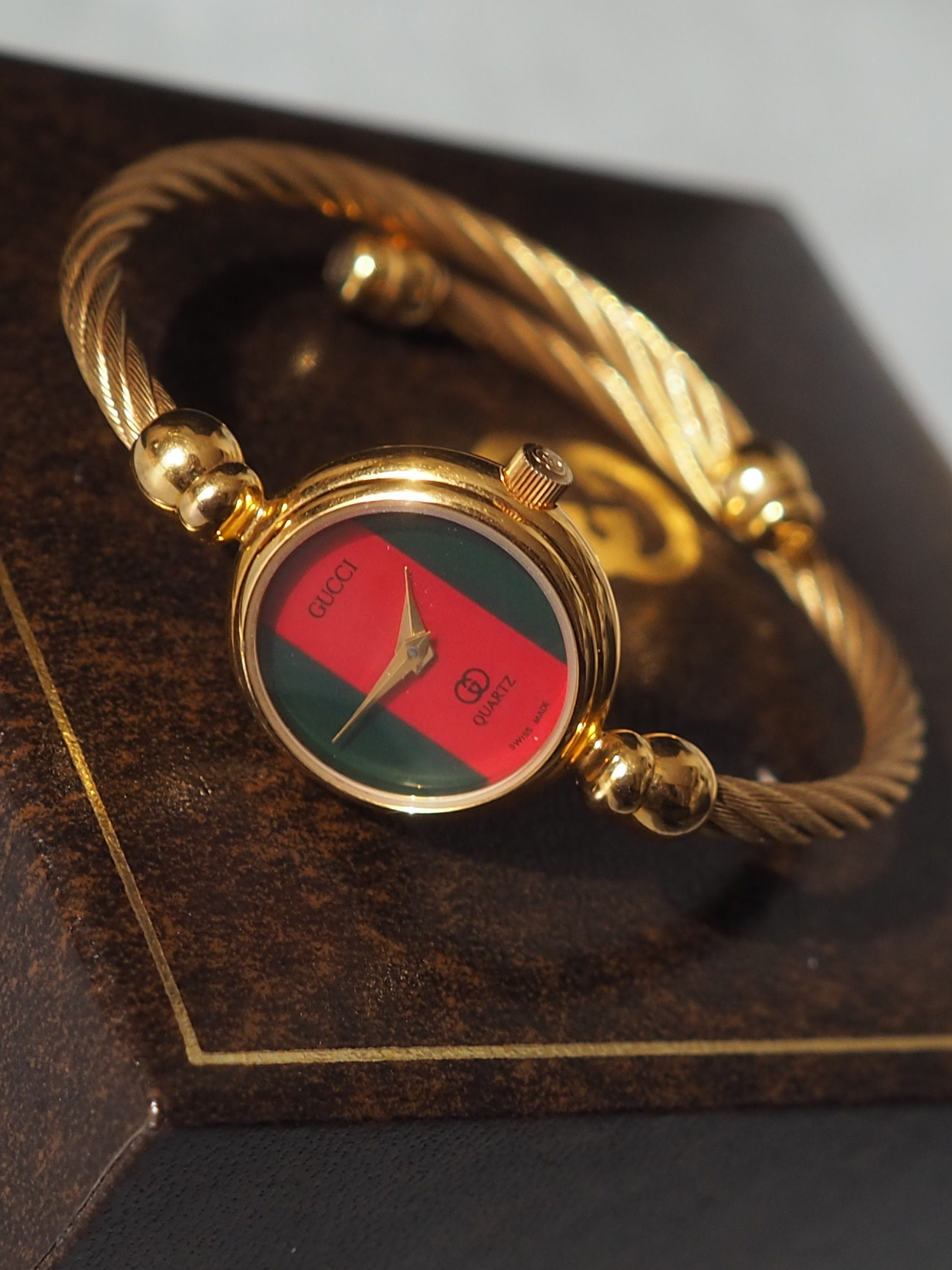 GUCCI Shelly Bangle Watch Wristwatch Gold Metal Vintage Authentic