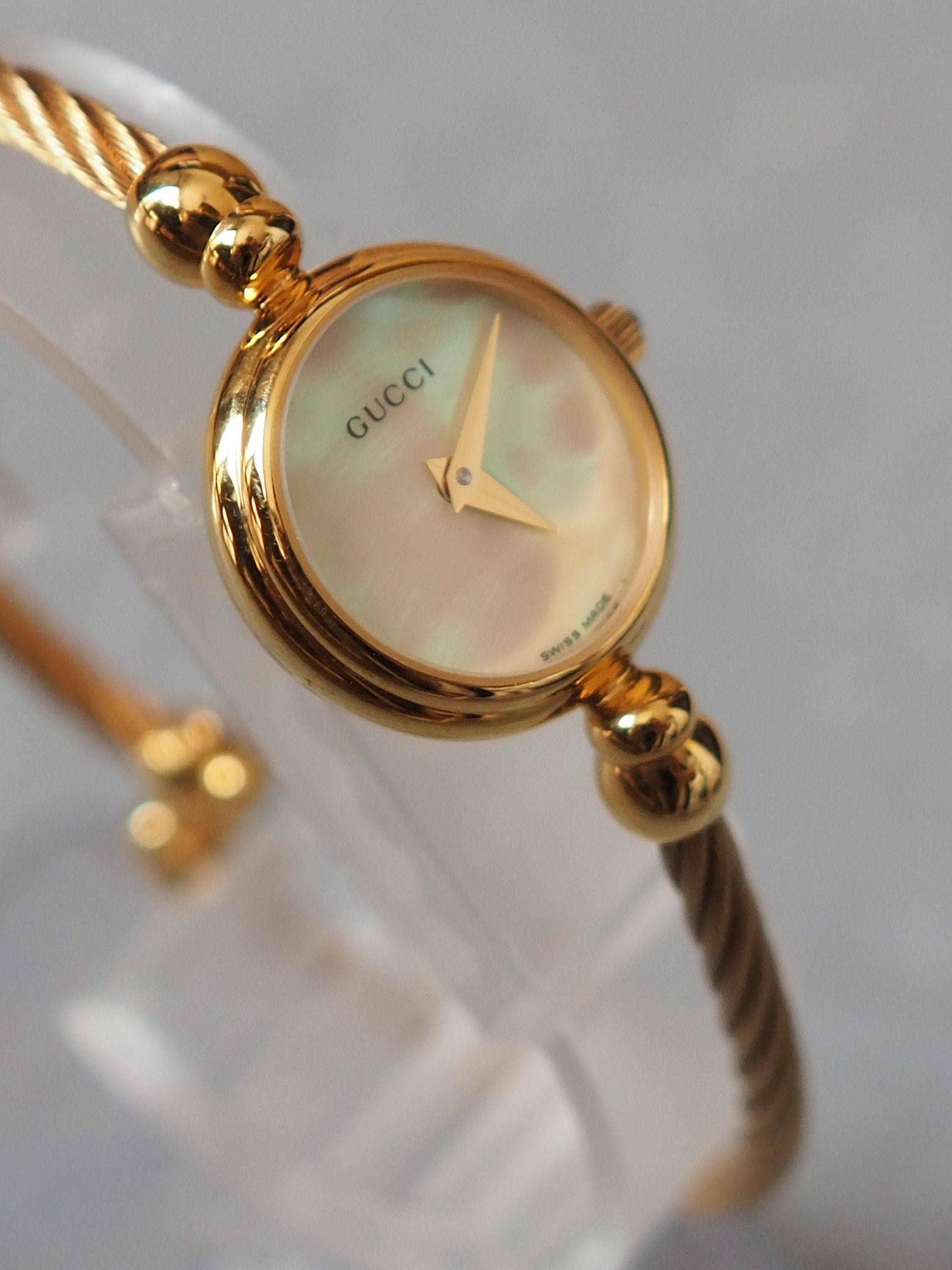 GUCCI Shell Bangle Watch Wristwatch Gold Metal Vintage Authentic