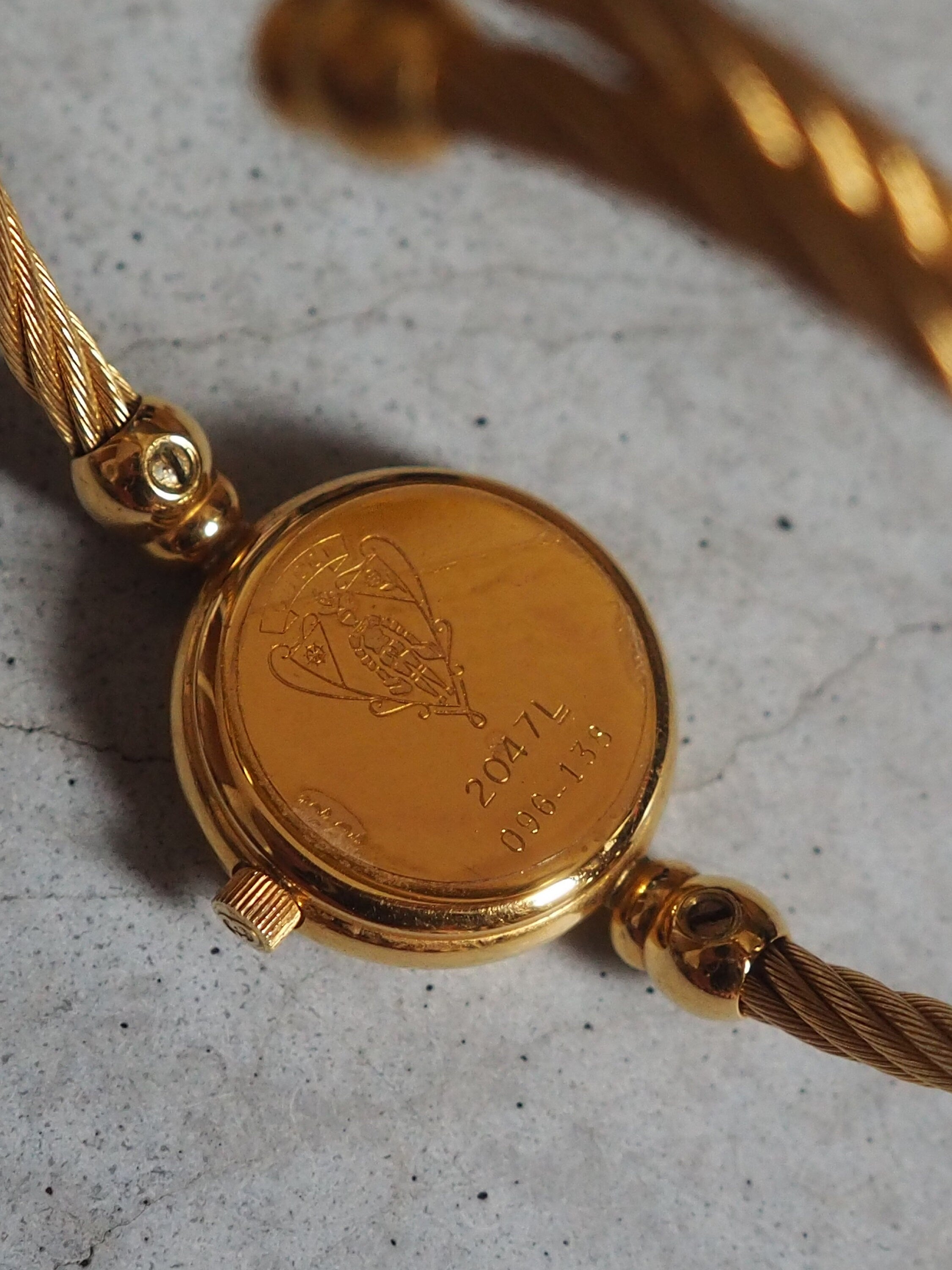 GUCCI GG Bangle Watch Wristwatch Gold Metal Vintage Authentic