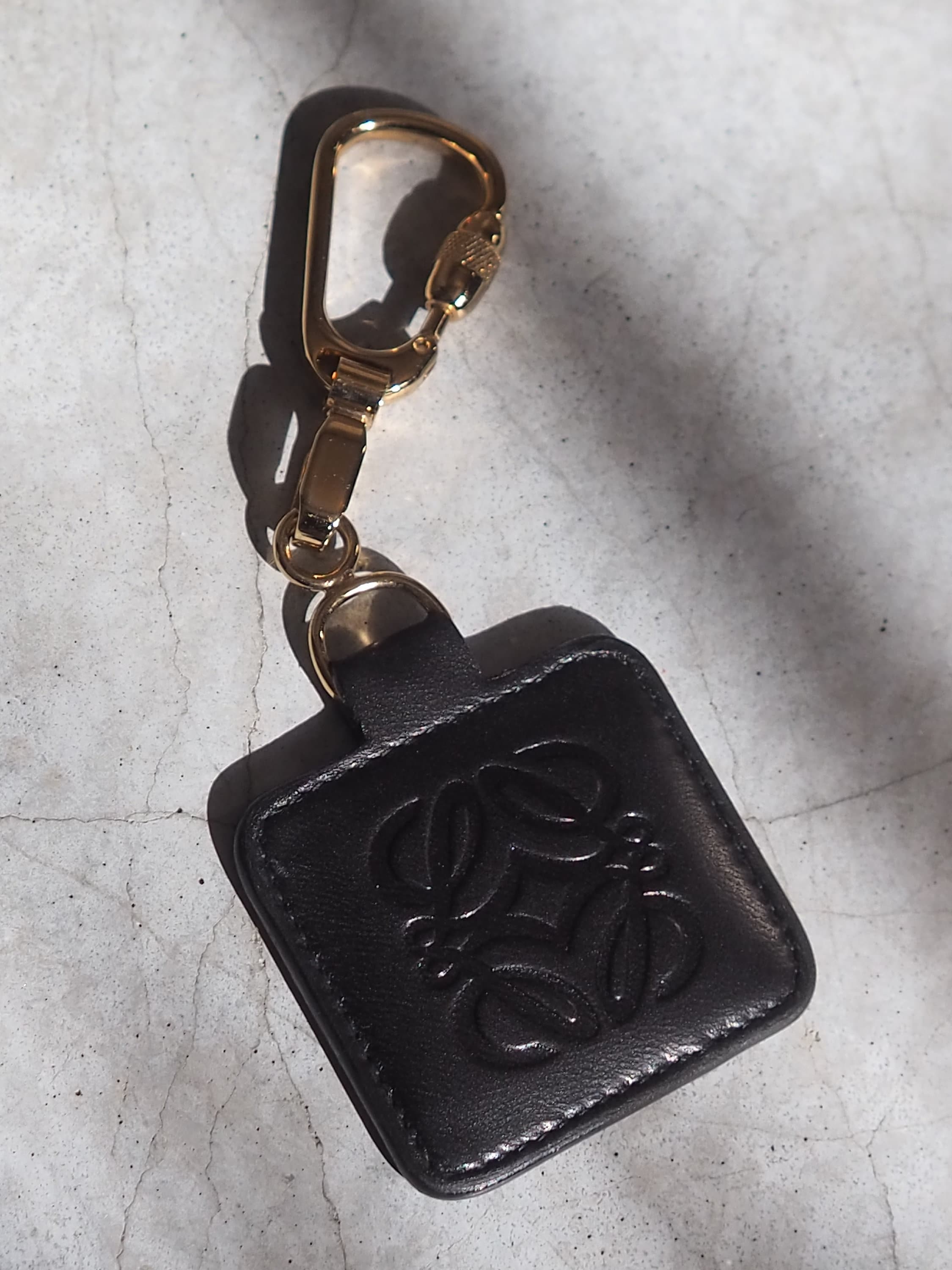 LOEWE Key Charm Chain Holder Gold Metal Black Leather Vintage Authentic