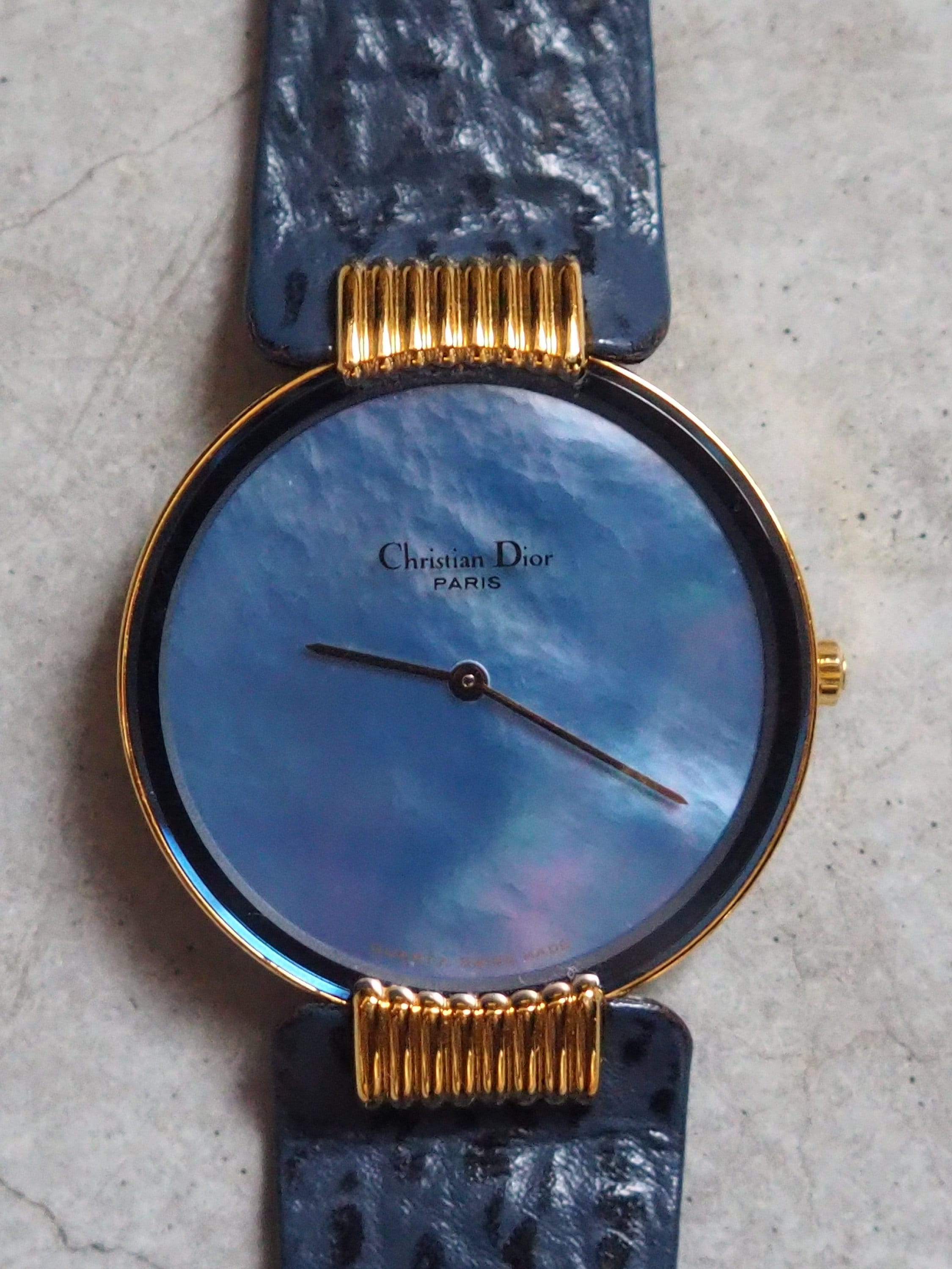 Christian Dior Bagheera Shell Watch Gold Metal Quartz Wristwatch Unisex
