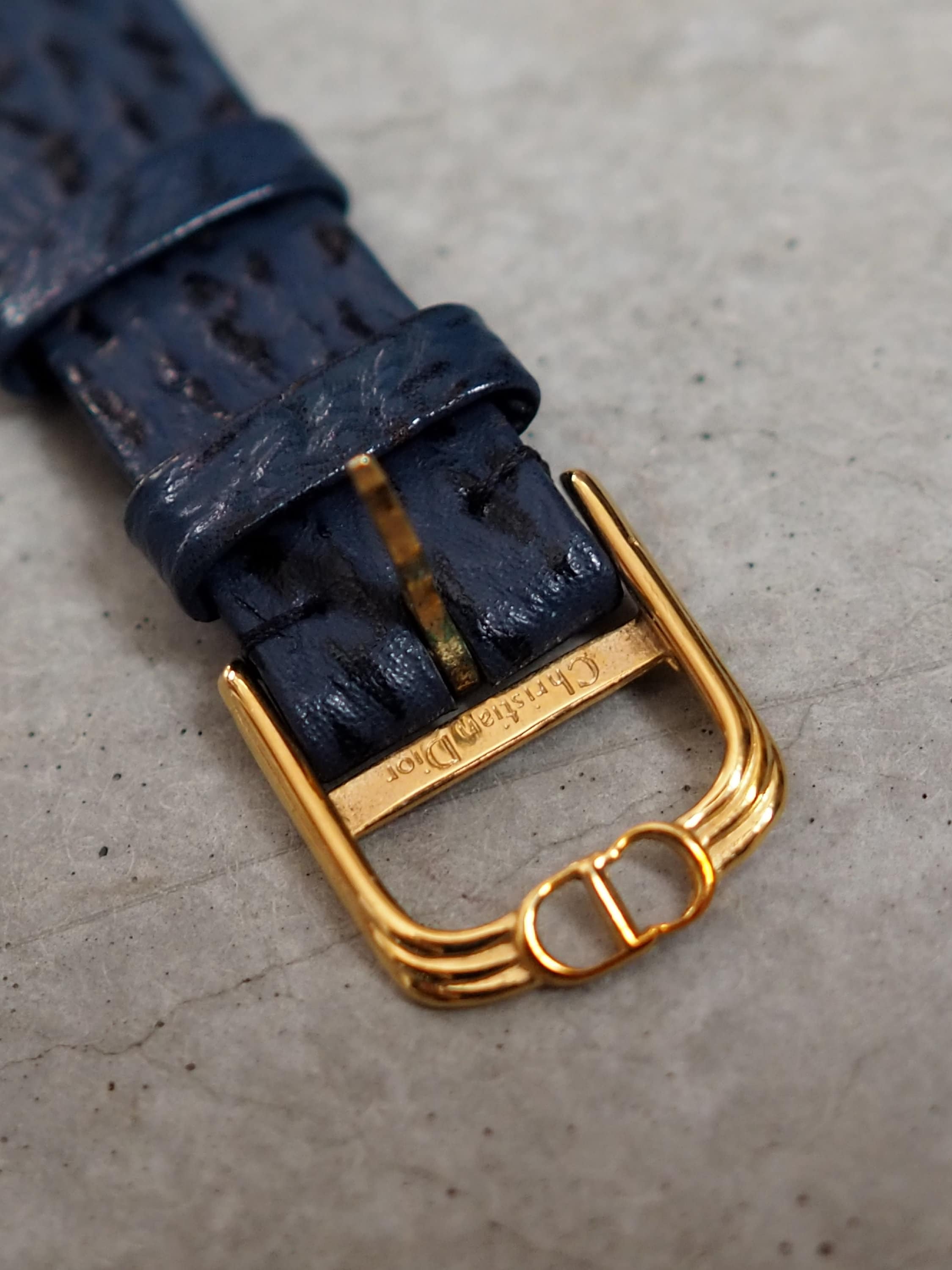 Christian Dior Bagheera Shell Watch Gold Metal Quartz Wristwatch Unisex