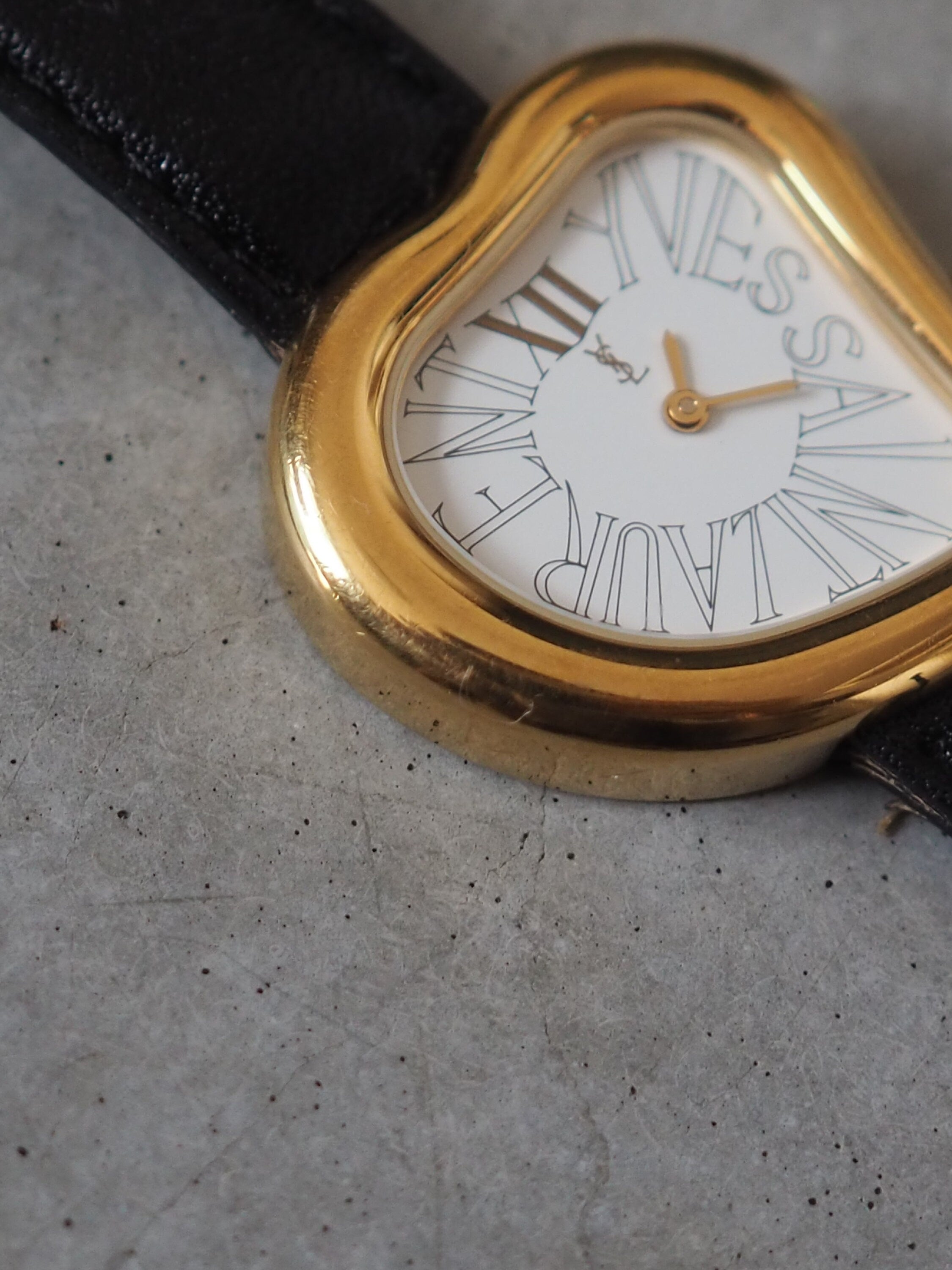 Yves Saint Laurent YSL Heart Watch Wristwatch Logo Gold color Stainless steel