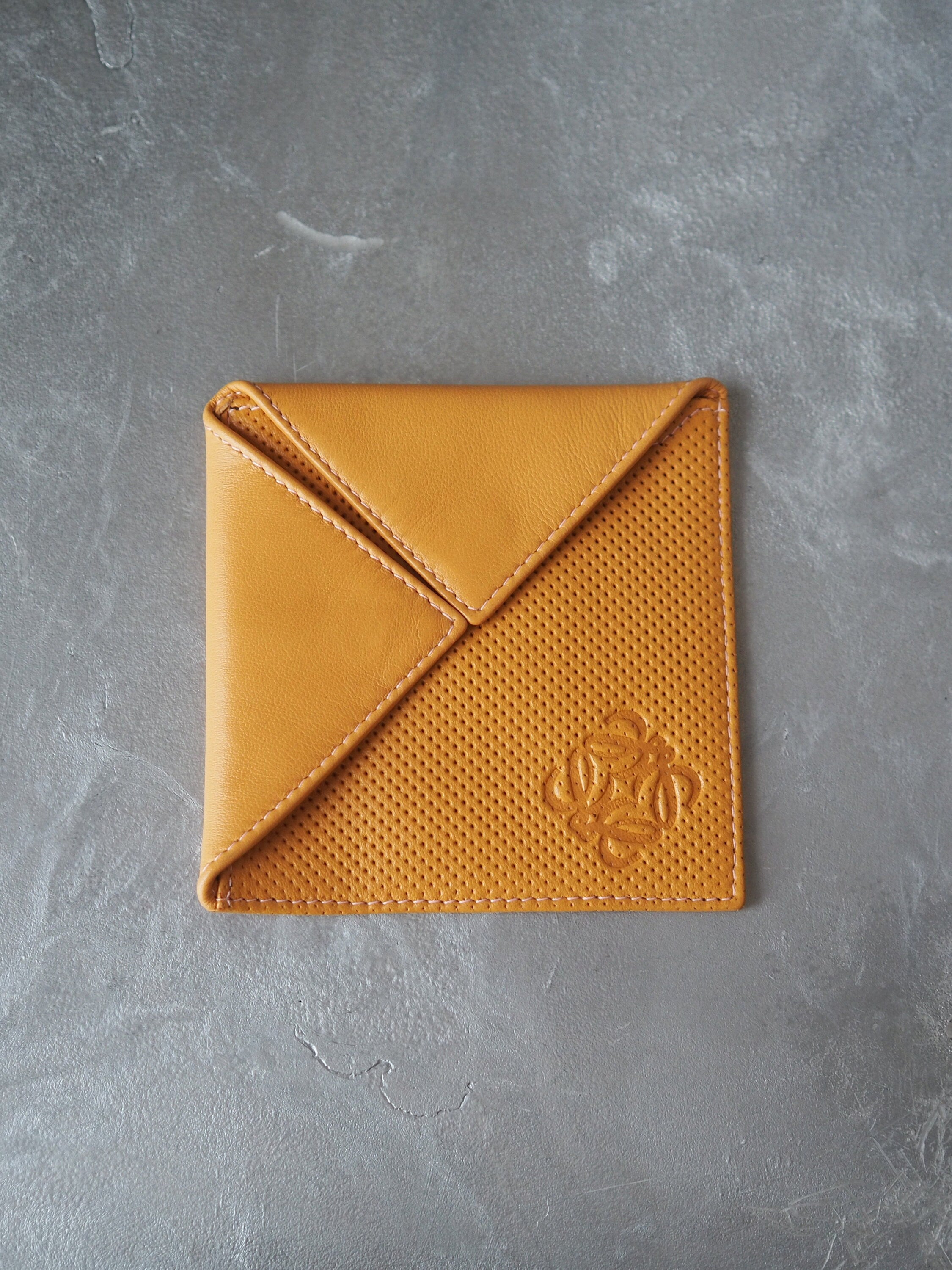 LOEWE Anagram Coin Case Purse Camel Leather Vintage Authentic