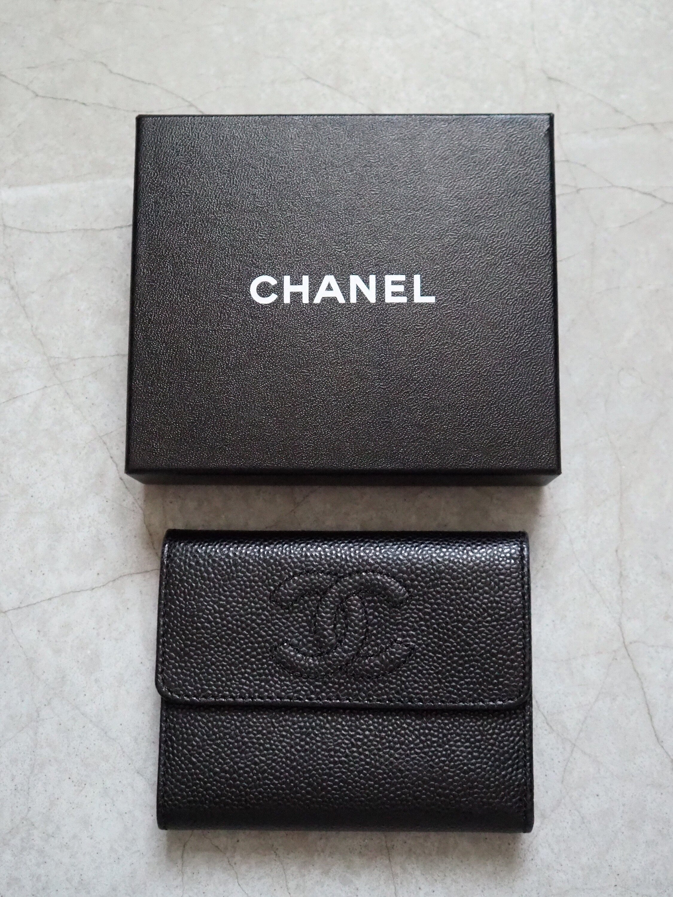 CHANEL COCO Tri-fold Wallet Purse Caviar Skin Leather Black Authentic Vintage Box