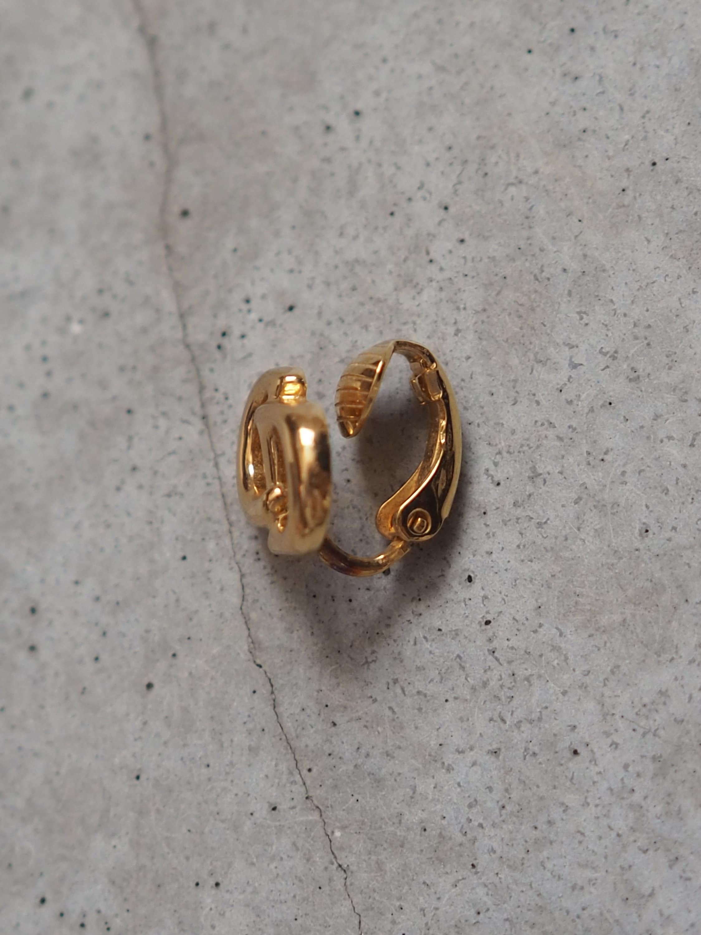 Christian Dior Earrings CD Logo Vintage Metal Gold Authentic