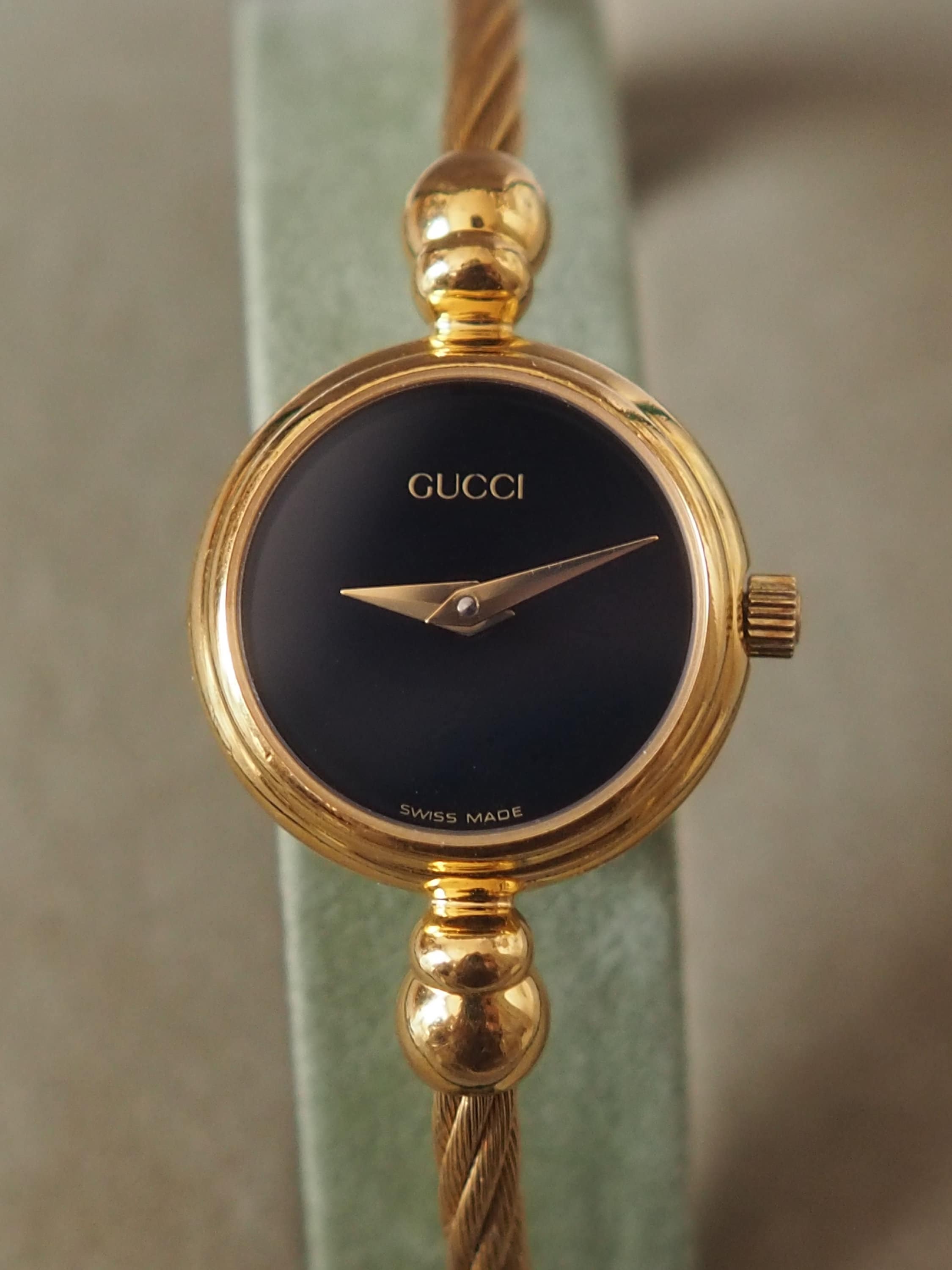 GUCCI Bangle Watch Wristwatch Gold Metal Black Vintage Authentic