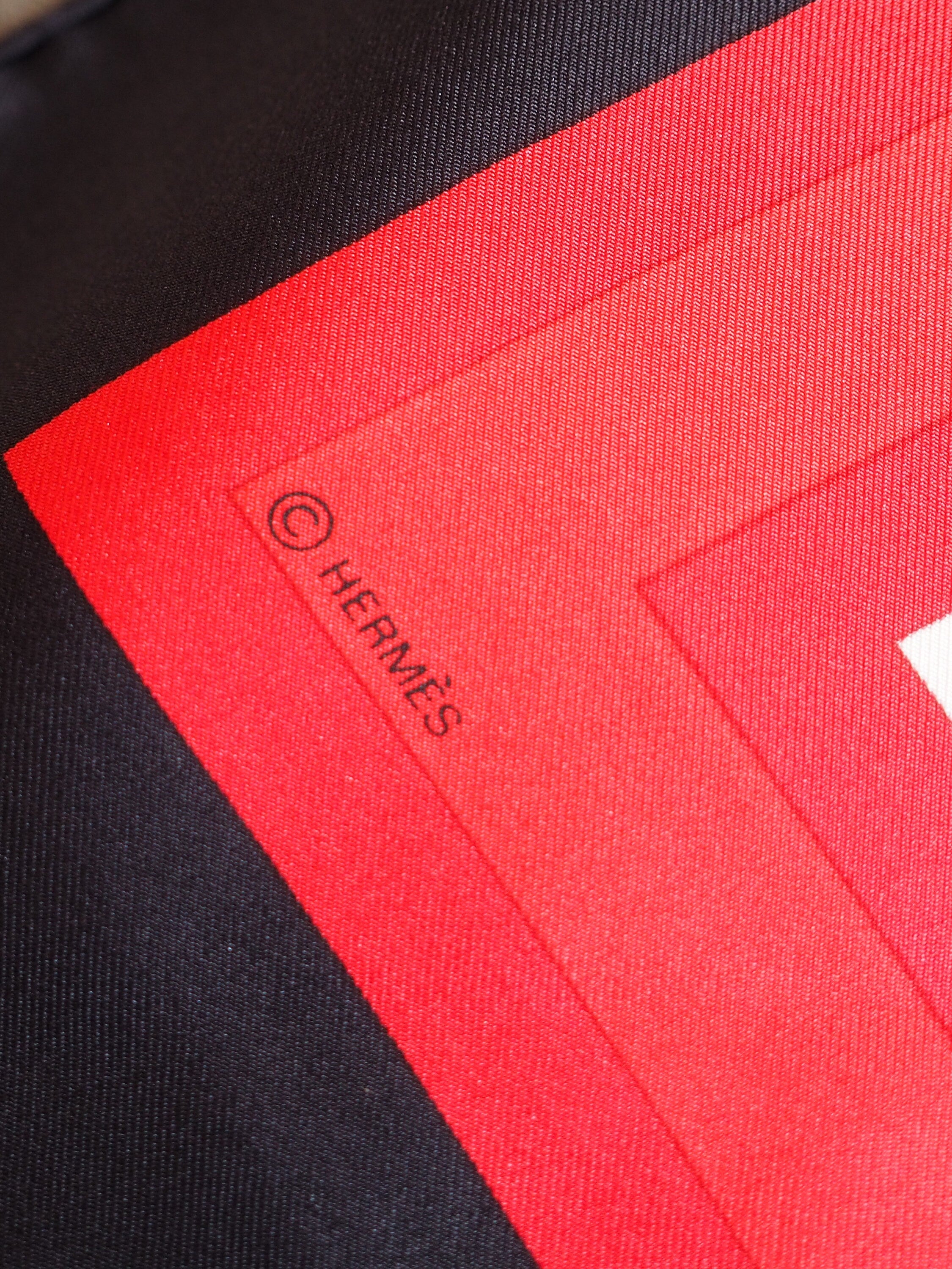 HERMES " Les Chats " Cat Scarf Carre 90 Black Red White Vintage Authentic RARE