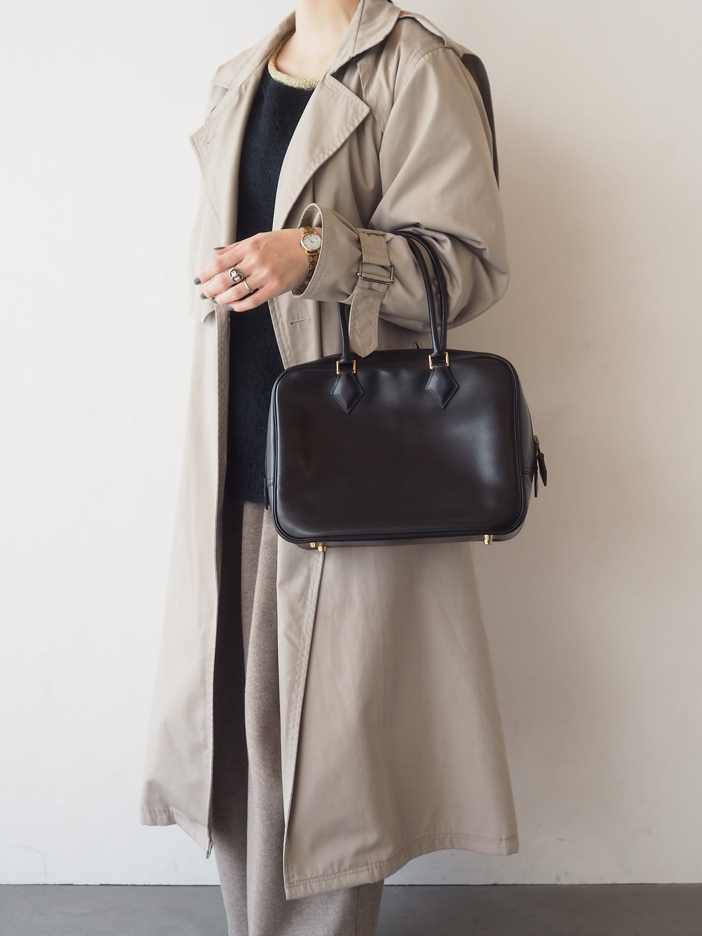 HERMES Plume 28 Handbag Black Leather Box calf Gold Metal Vintage Authentic