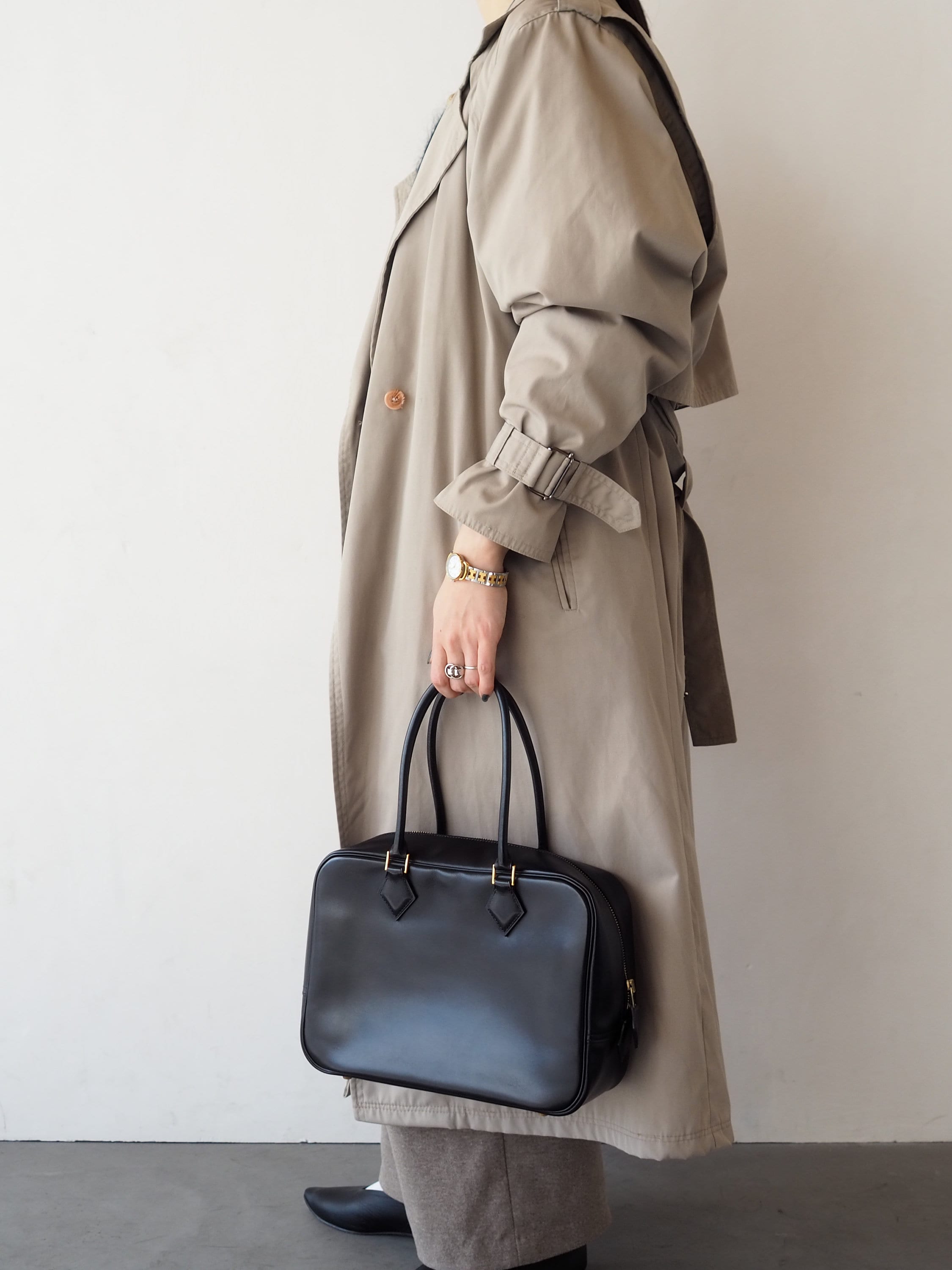 HERMES Plume 28 Handbag Black Leather Box calf Gold Metal Vintage Authentic