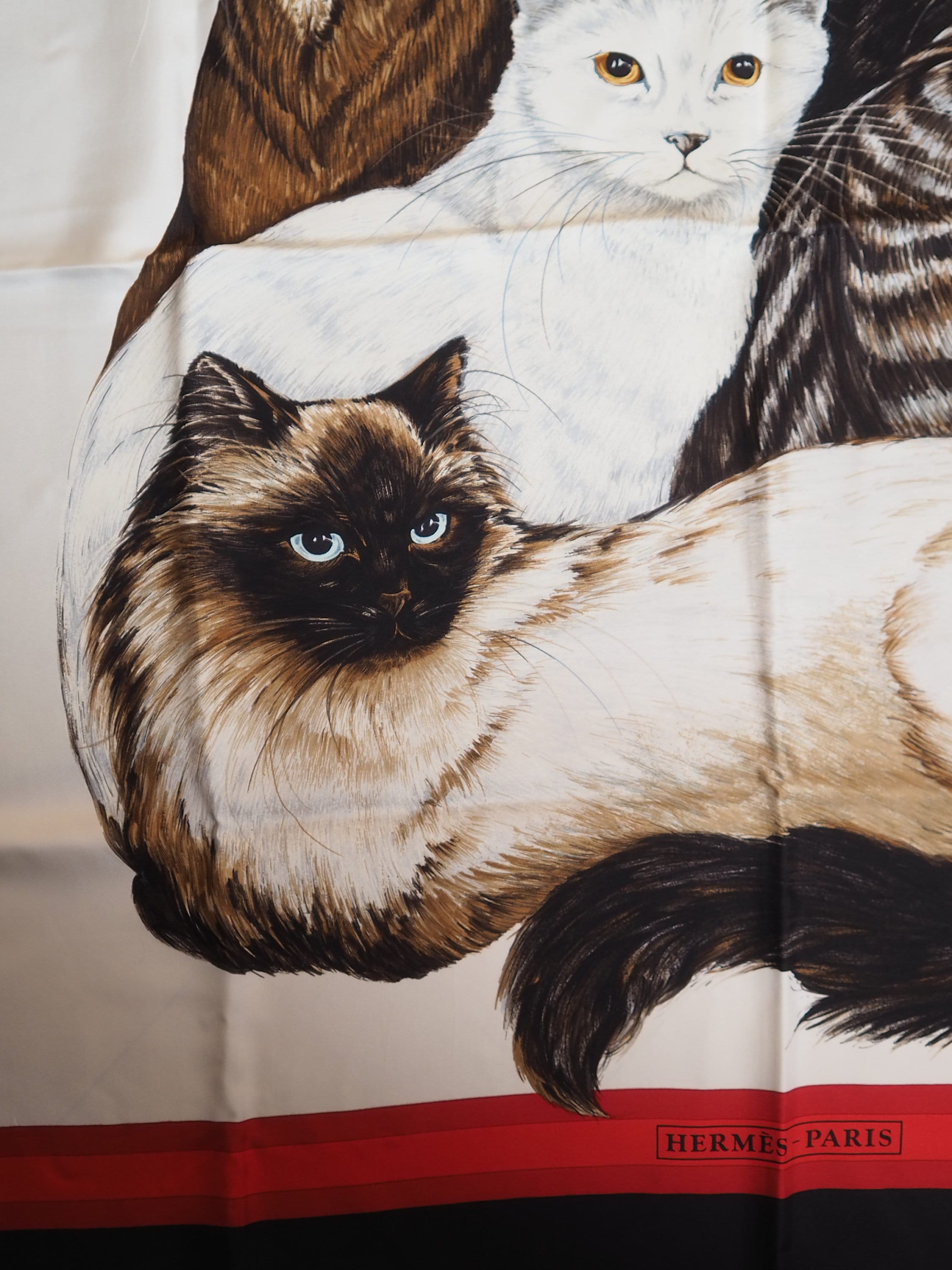 HERMES " Les Chats " Cat Scarf Carre 90 Black Red White Vintage Authentic RARE