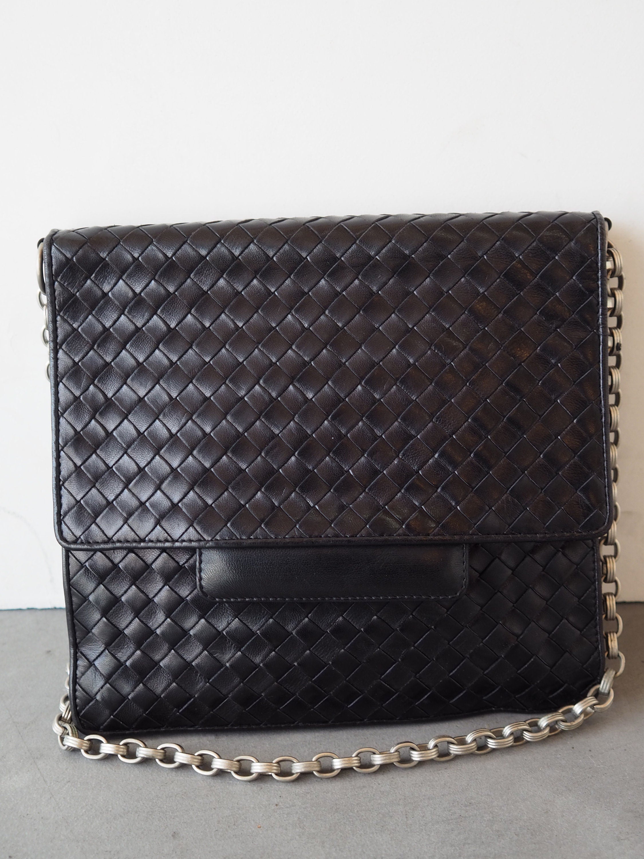 BOTTEGA VENETA Intrechart Shoulder bag Black Silver Chain Leather Vintage Authentic