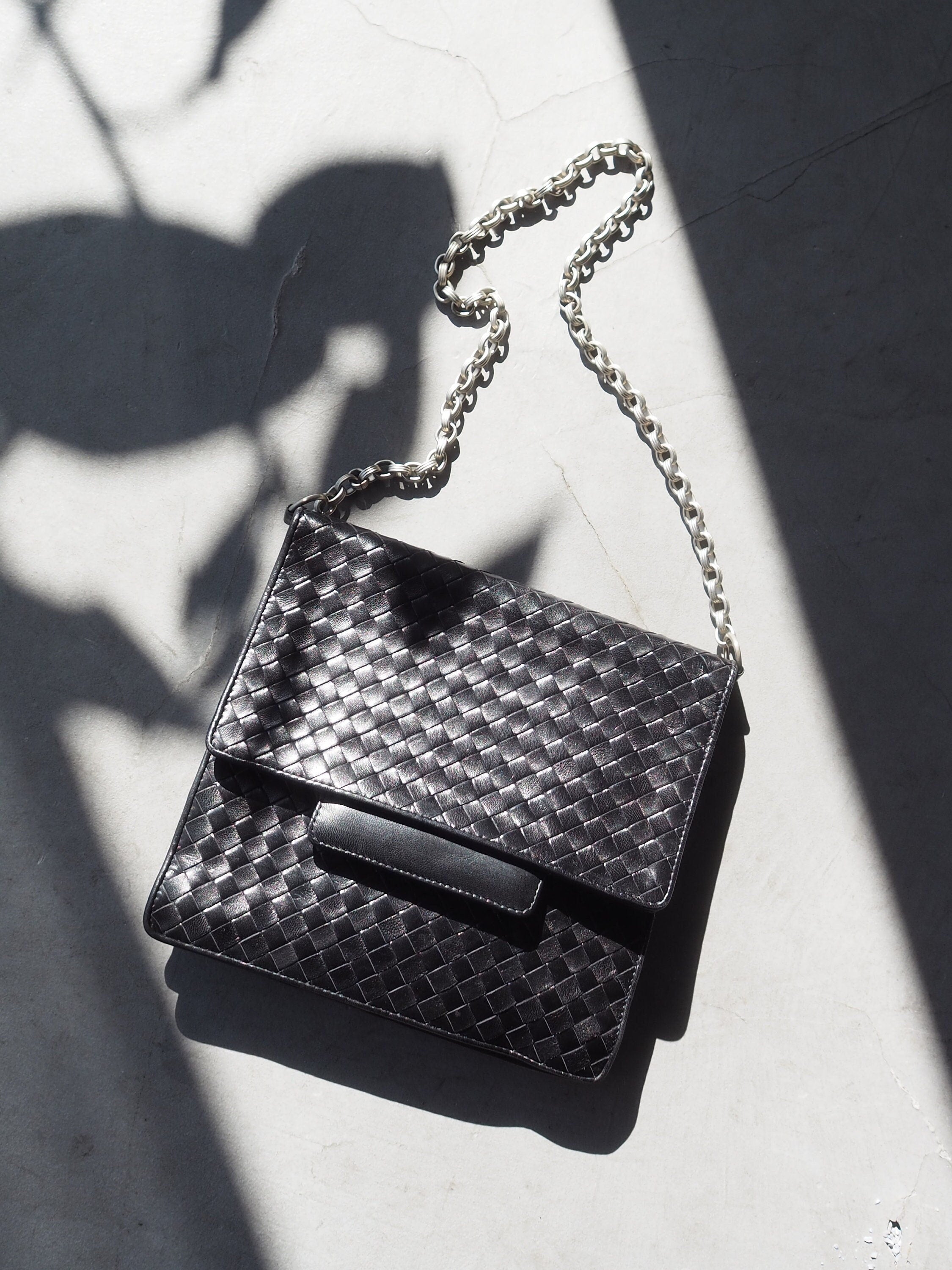 BOTTEGA VENETA Intrechart Shoulder bag Black Silver Chain Leather Vintage Authentic