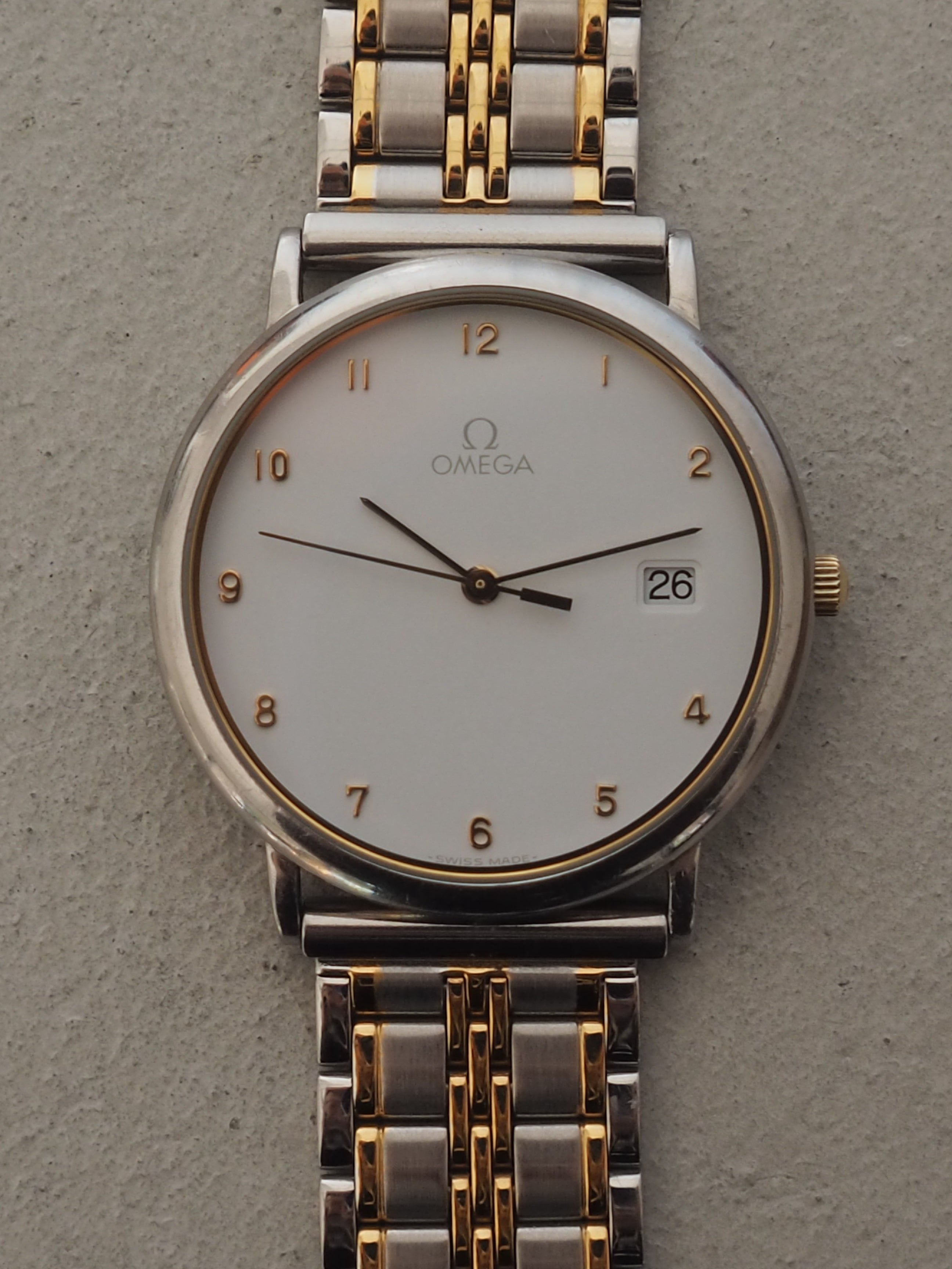 OMEGA DE VILLE Round Watch