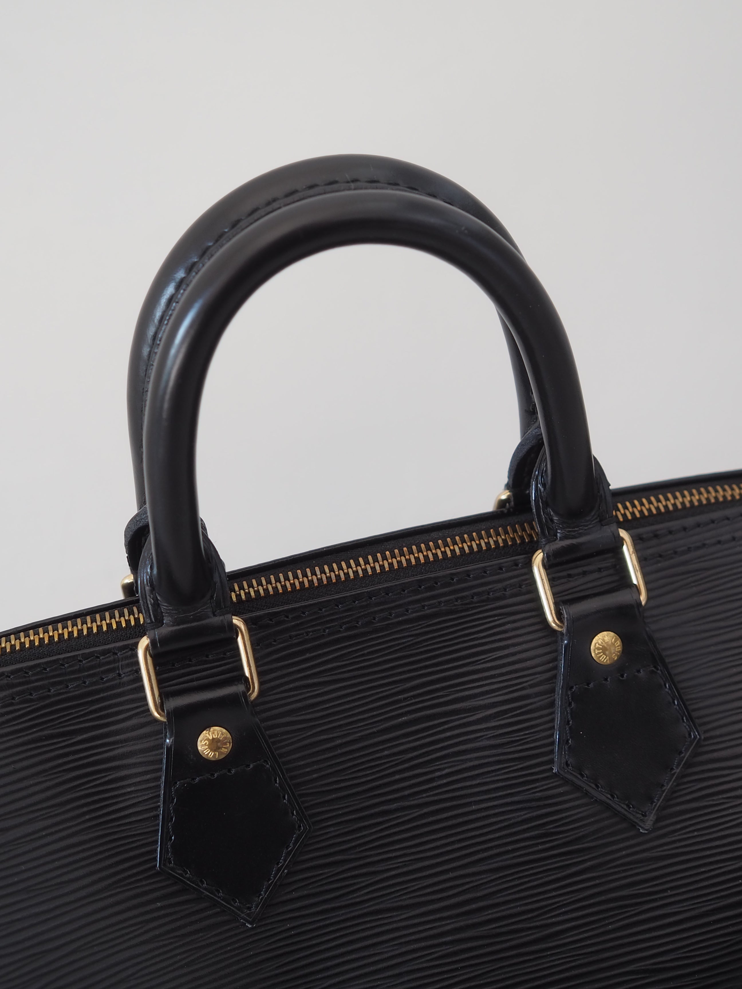 Louis Vuitton エピ　ボストンバッグ ブラック LOUIS VUITTON ルイヴィトン スピーディ 25 エピ ボストン バッグ