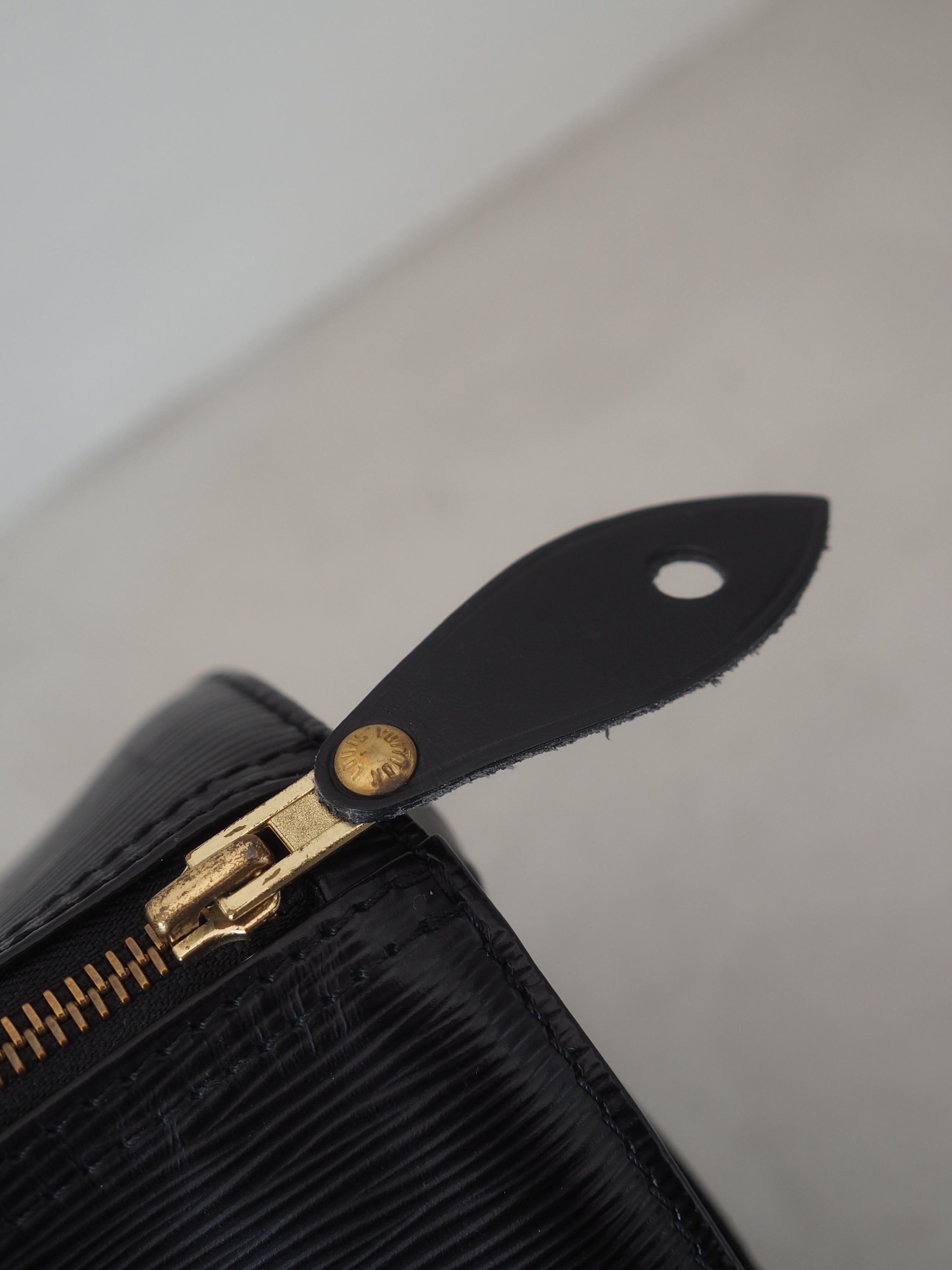 LOUIS VUITTON ルイヴィトン スピーディ 25 エピ ボストン バッグ