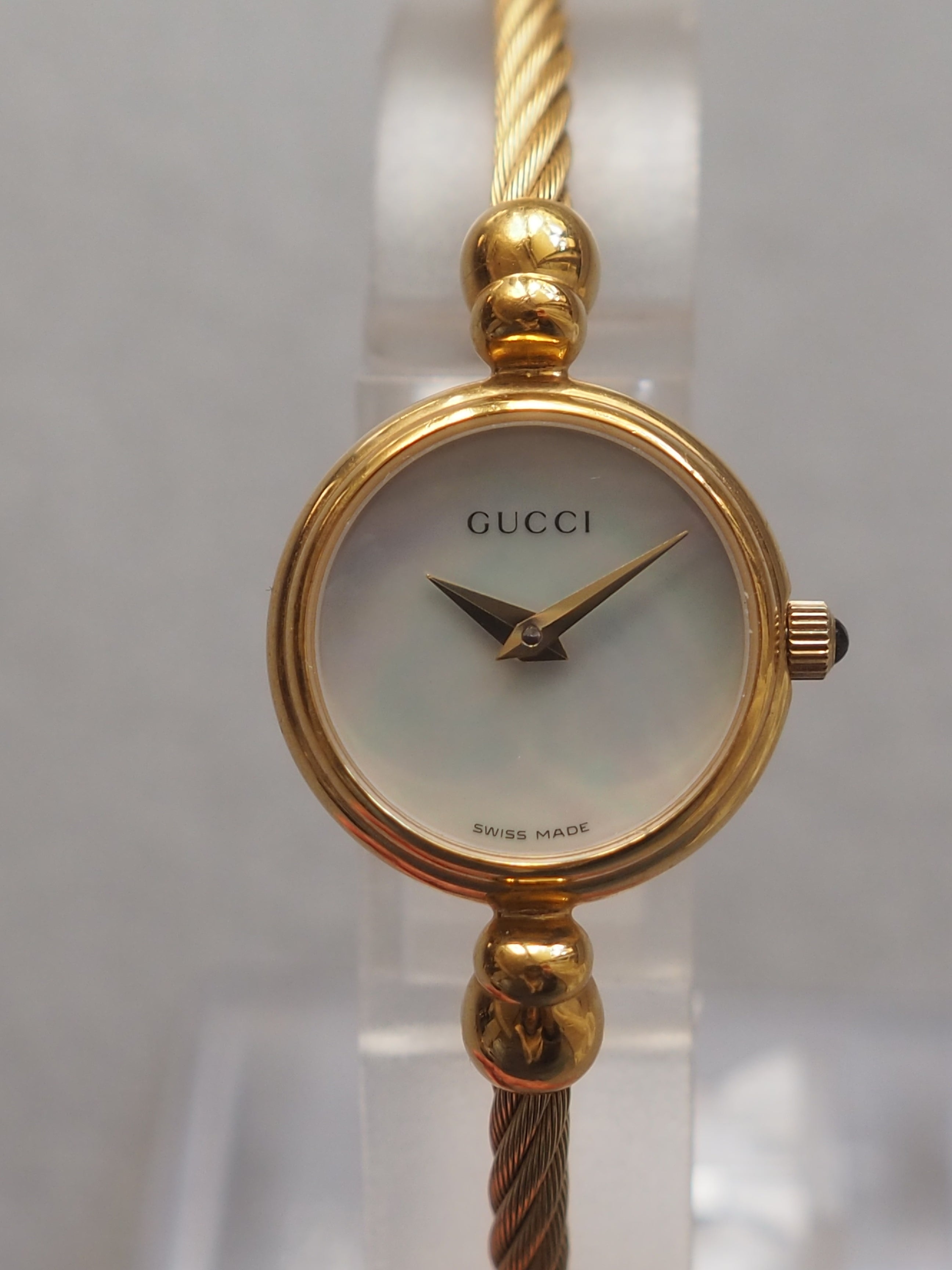 GUCCI Shell Bangle Watch
