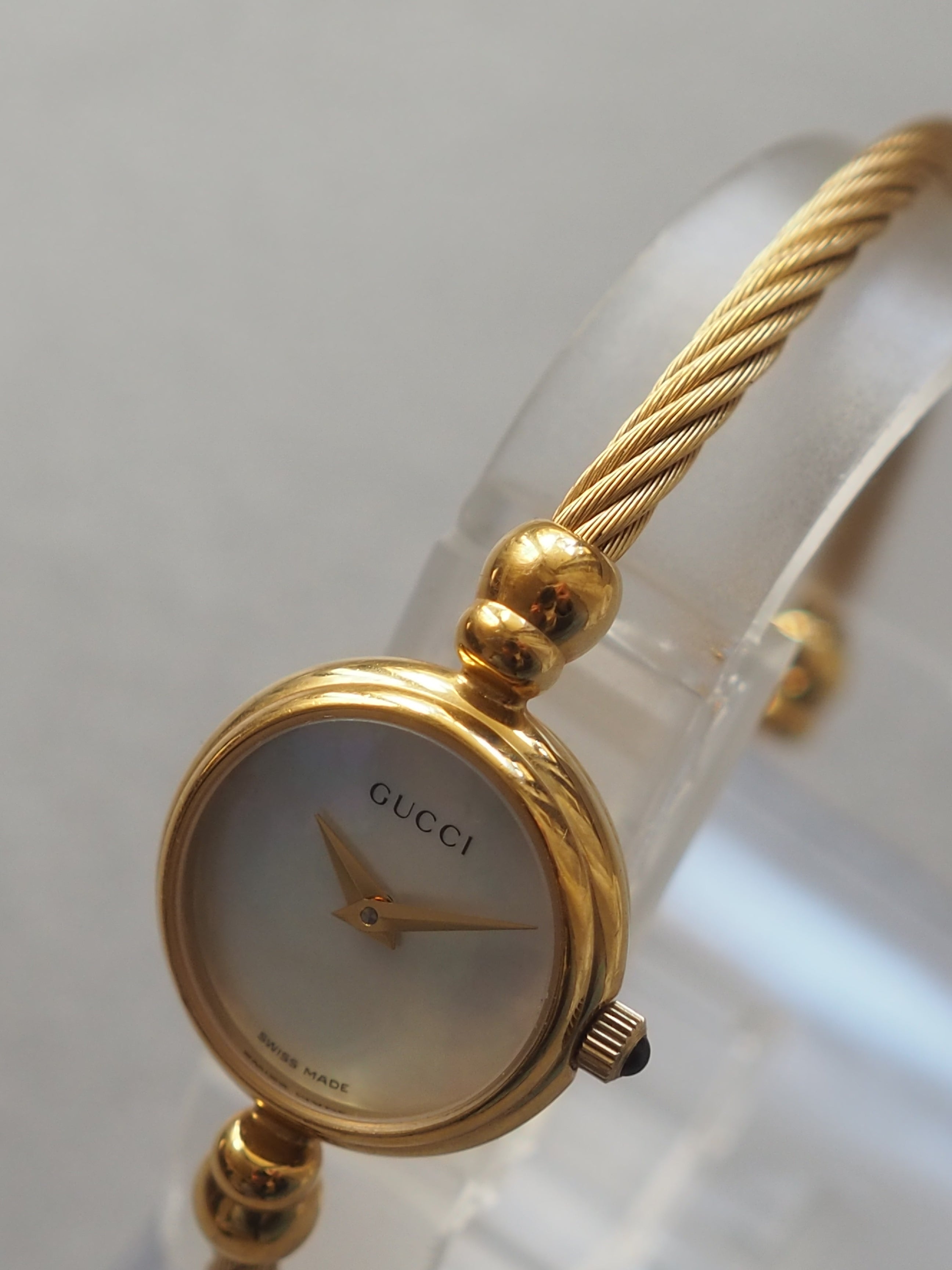 GUCCI グッチ シェル バングル ウォッチ 腕時計 ゴールド ヴィンテージ