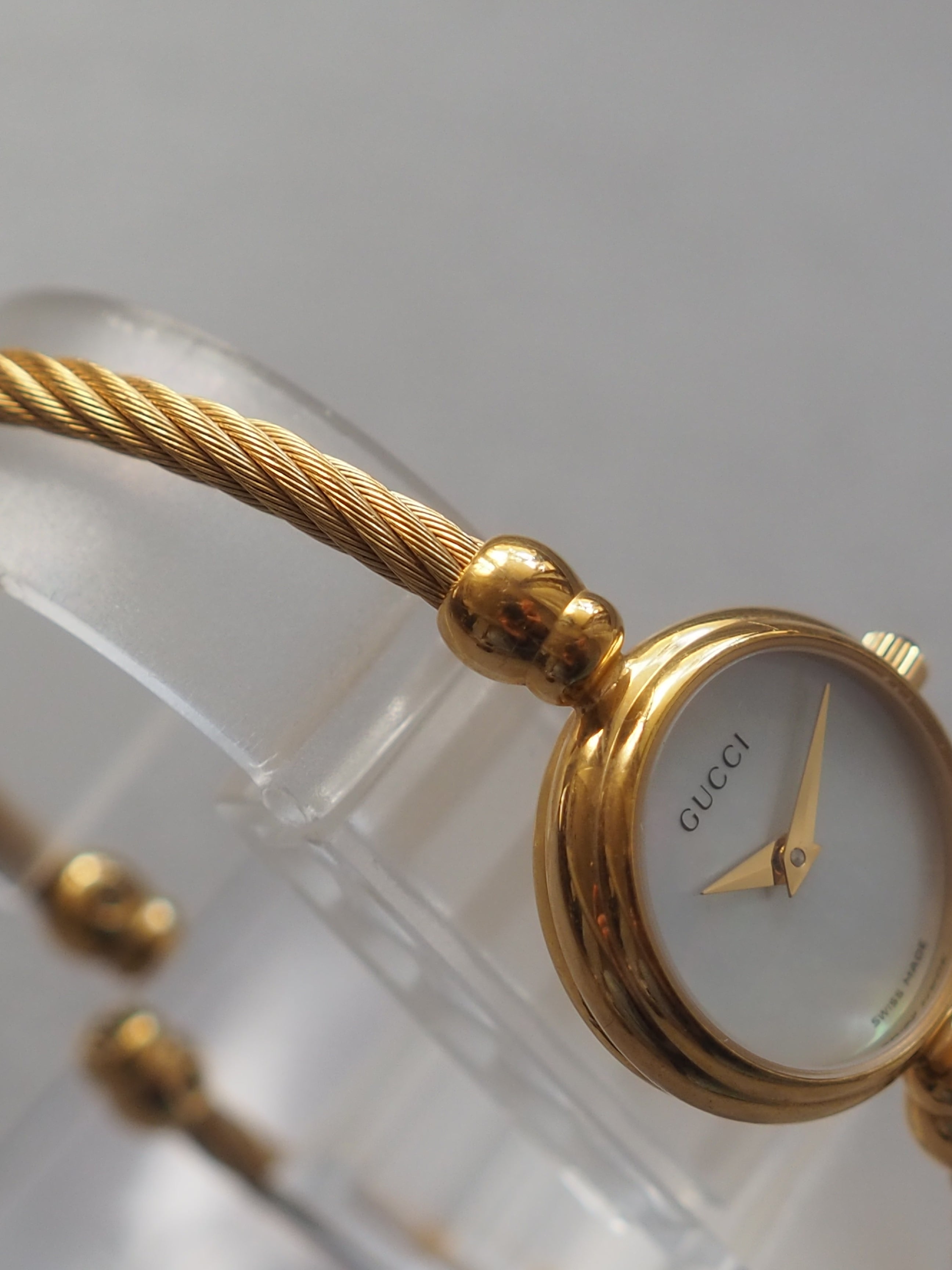 GUCCI グッチ シェル バングル ウォッチ 腕時計 ゴールド ヴィンテージ