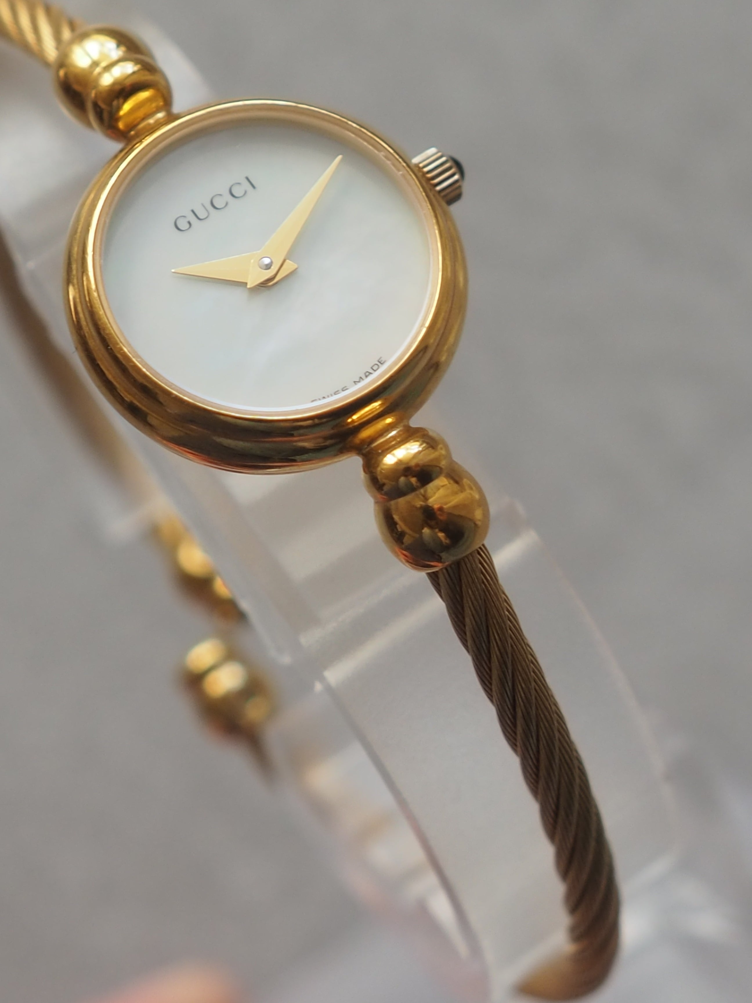 GUCCI グッチ シェル バングル ウォッチ 腕時計 ゴールド ヴィンテージ