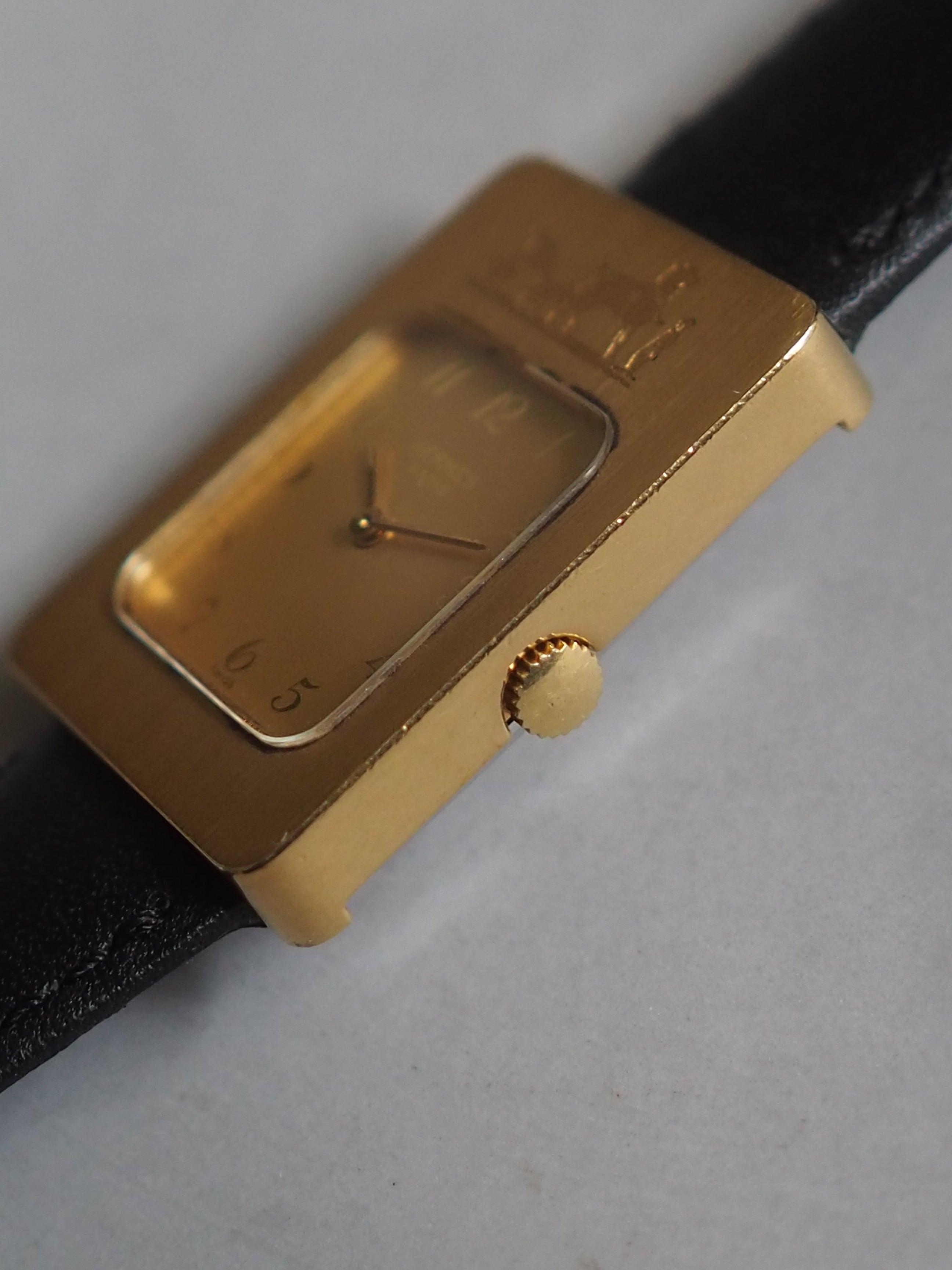 HERMÈS Carréche Watch