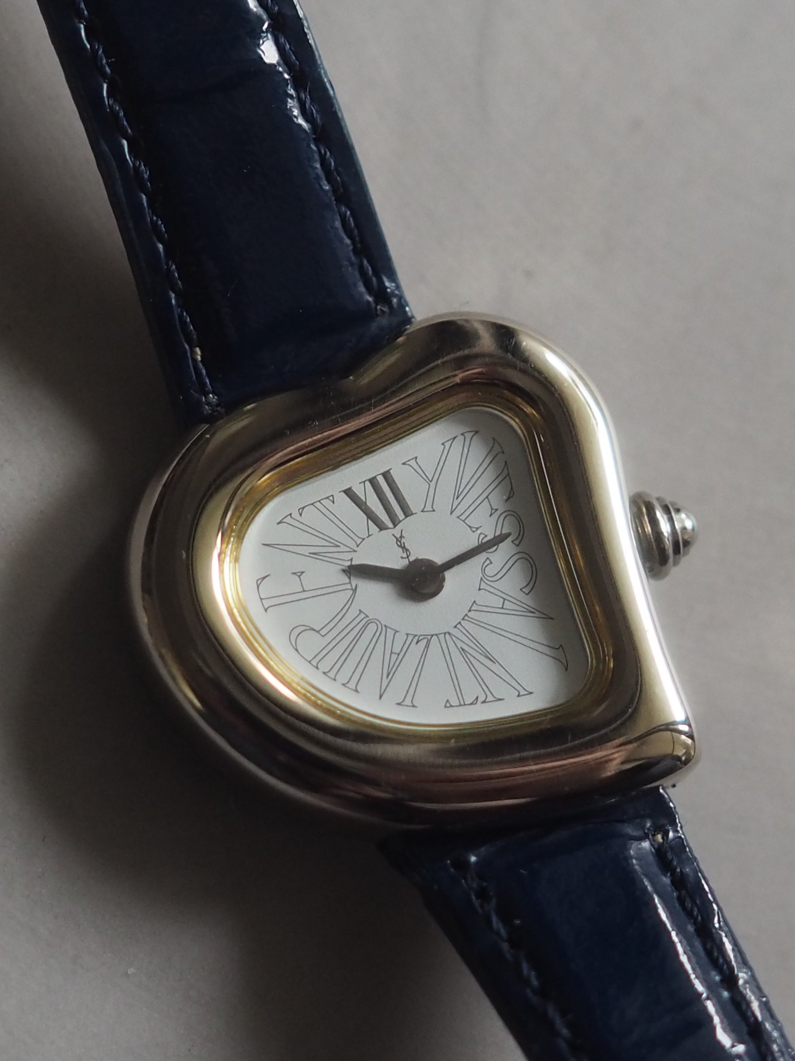 Yves Saint Laurent イヴ・サンローラン YSL ハート ウォッチ 腕時計