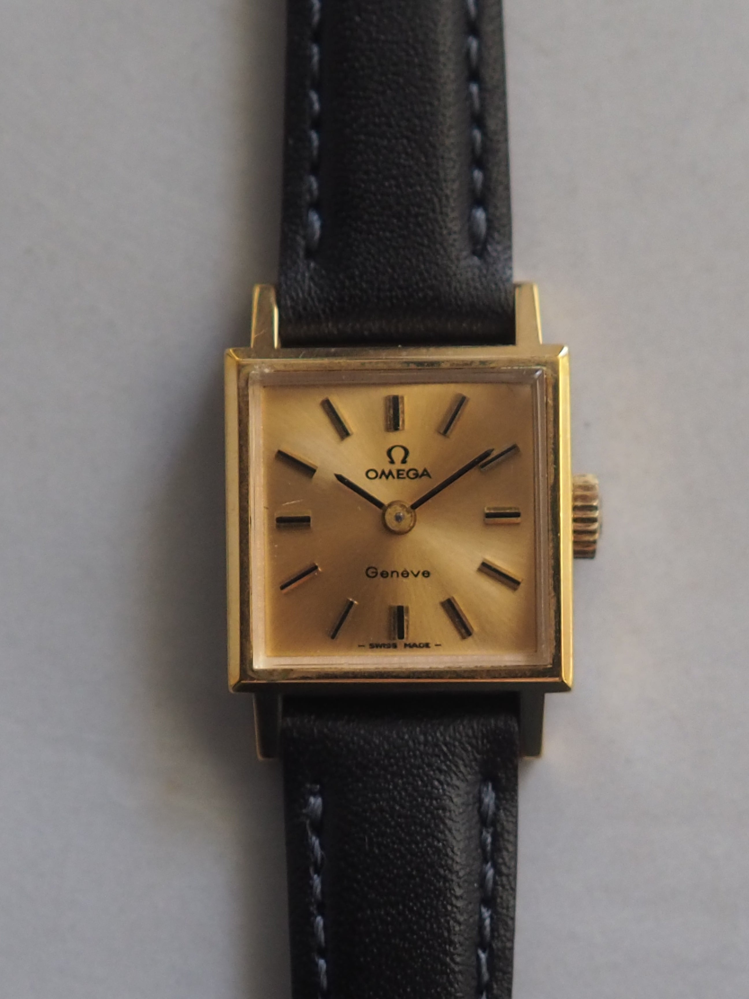 オメガ OMEGA ジュネーブ Geneve 1974年製 ゴールド スクエア型 