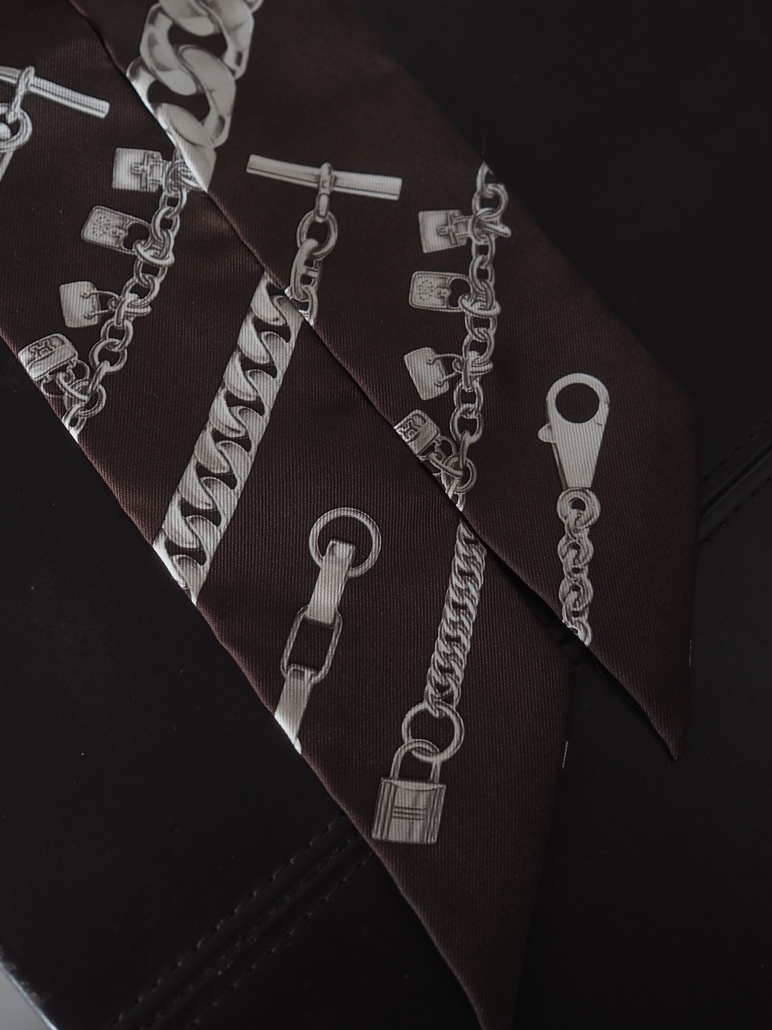 HERMES エルメス ツイリー シェーヌダンクル スカーフ シルク ブラウン