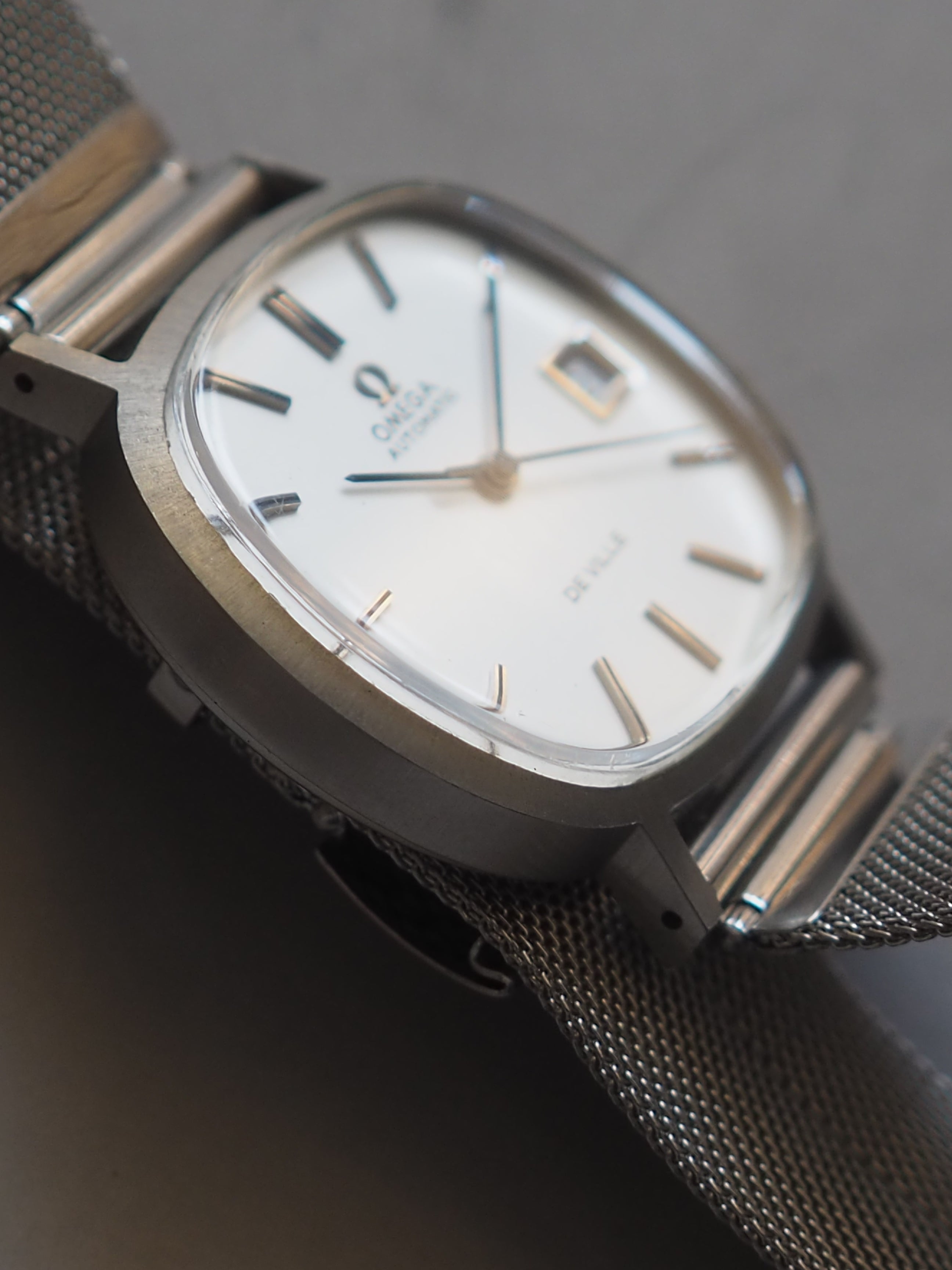 OMEGA DE VILLE Horizontal Oval Watch