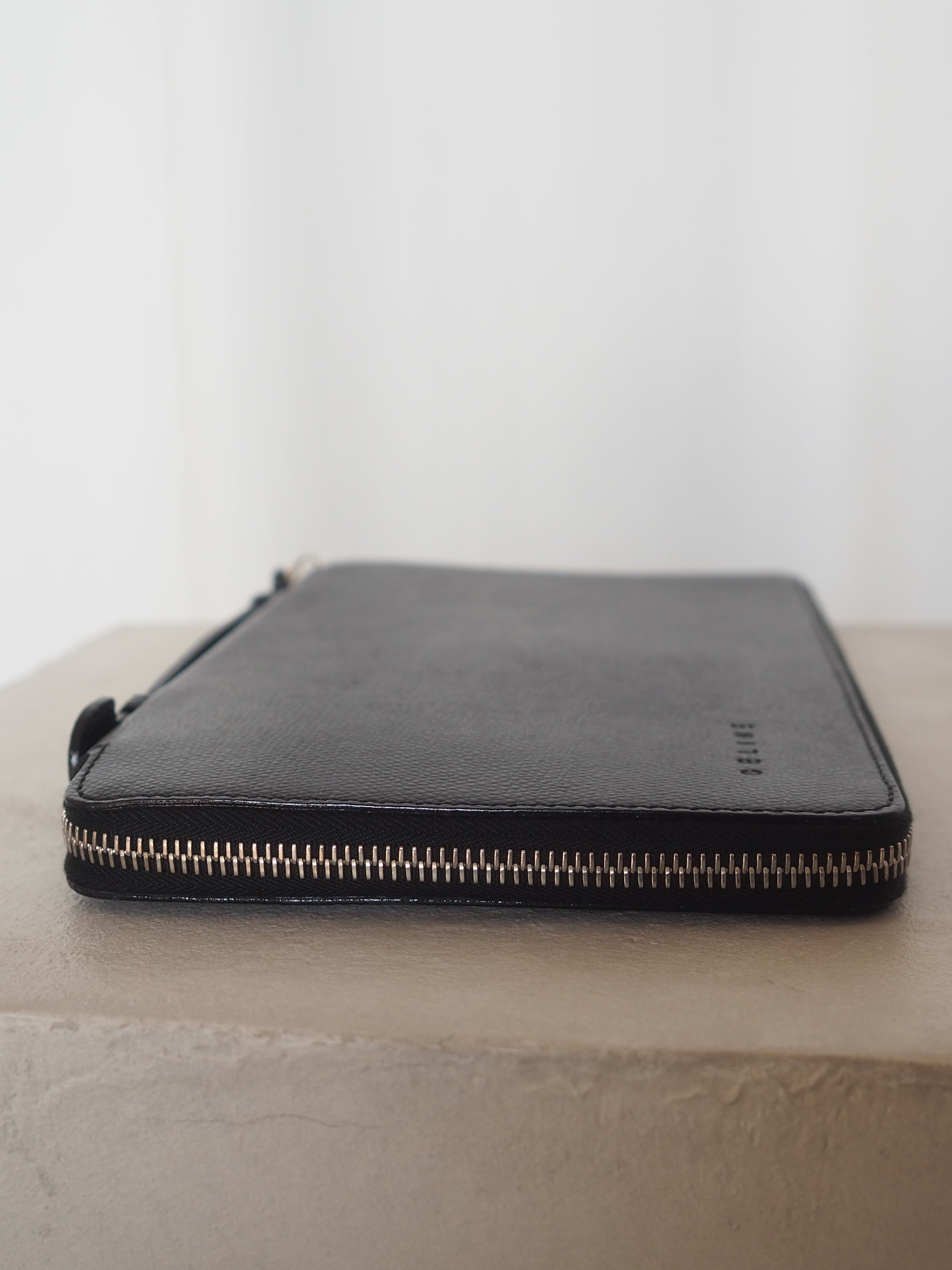 【saasi 様】CELINE パスポートケース 本革 イタリアロゴ刻印 0100f749353b607108a7c05d1a1fac