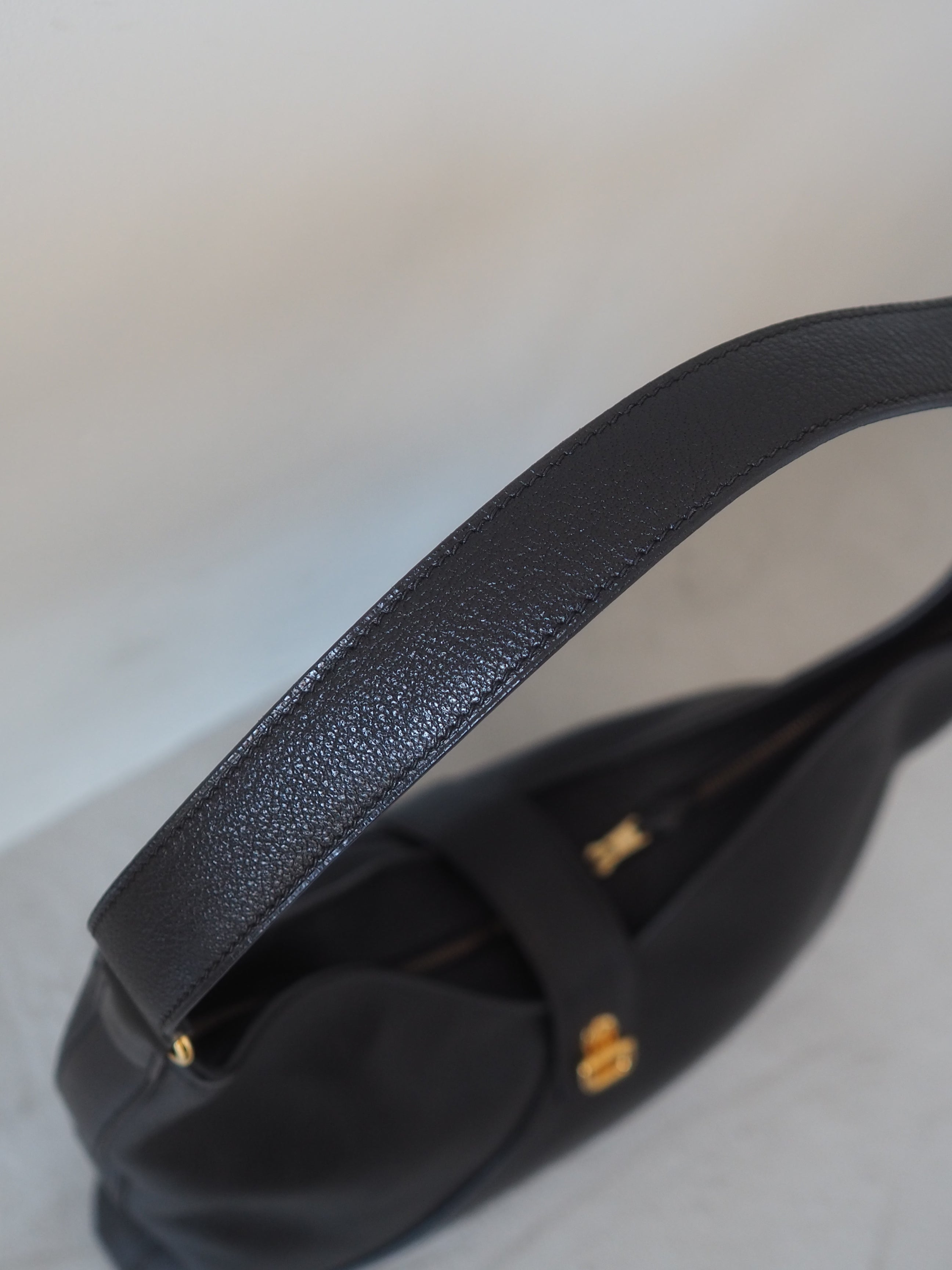 HERMÈS Dosuka Shoulder Bag