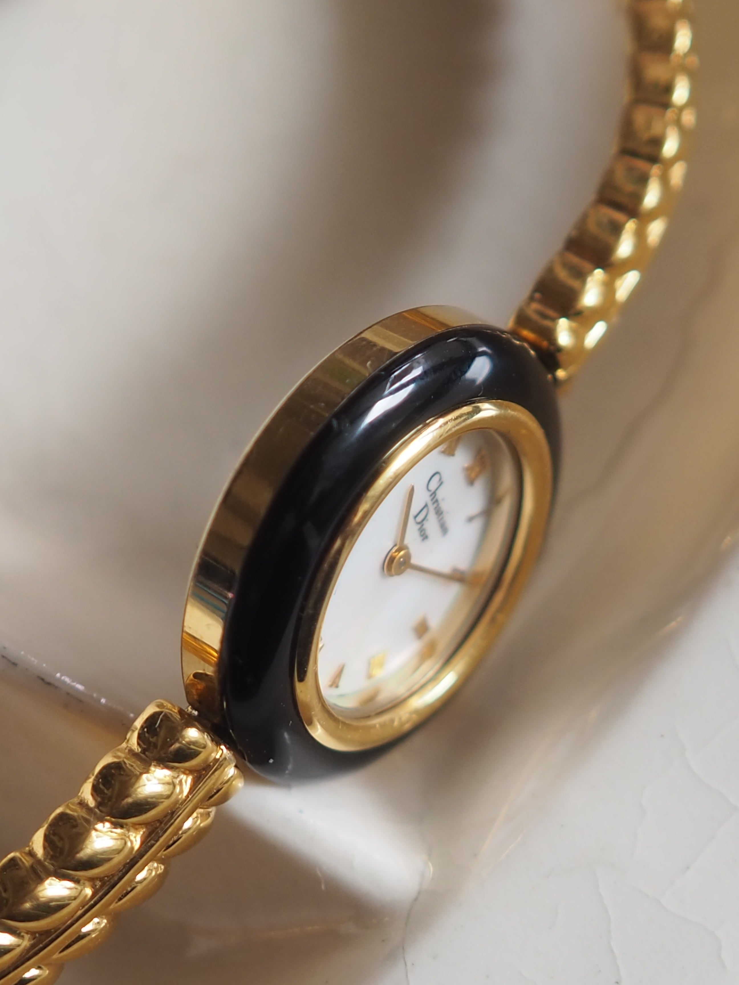 Christian Dior ディオール ラウンド シェル ウォッチ 腕時計