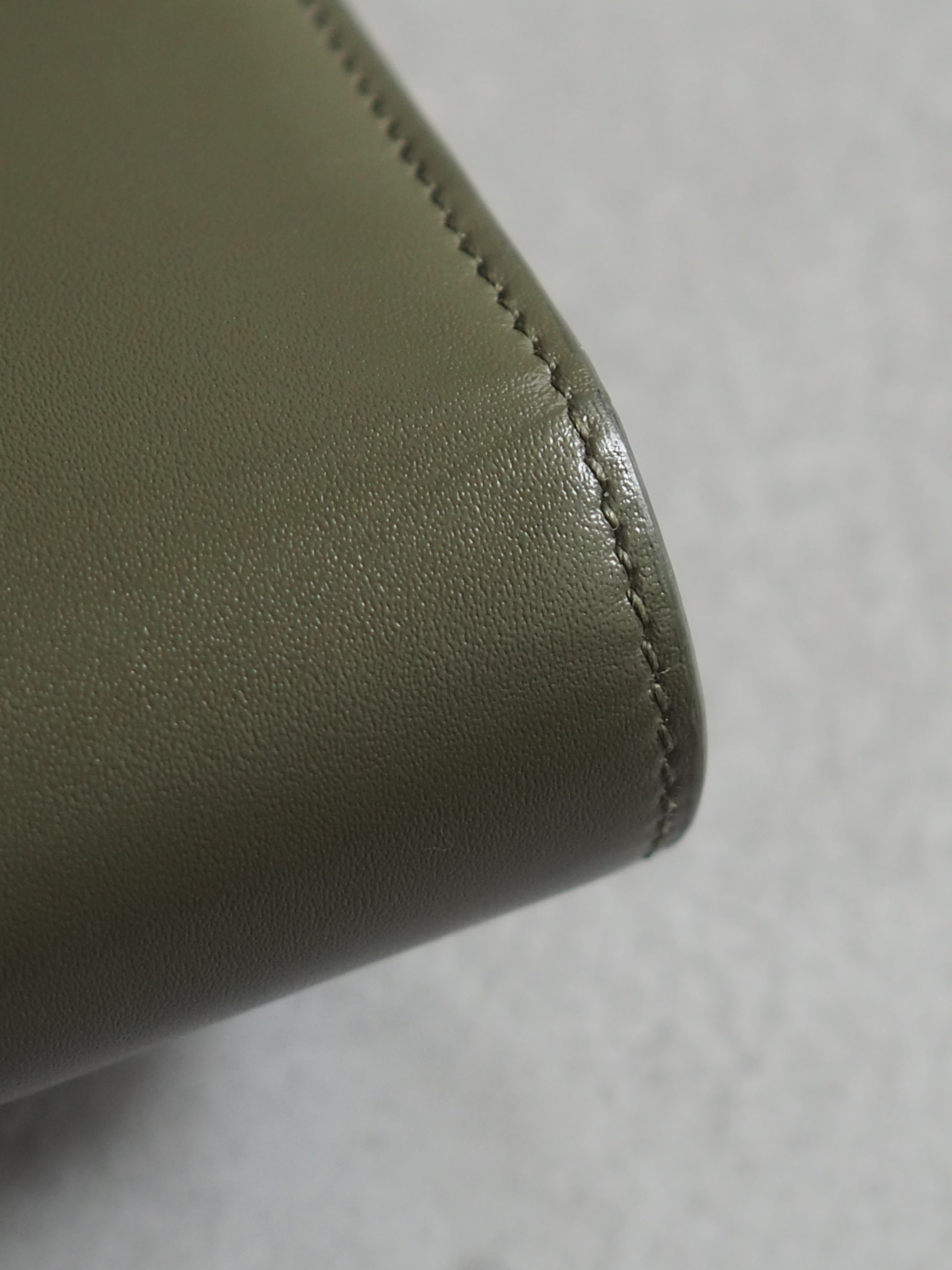 CELINE 16 Seize Compact Wallet