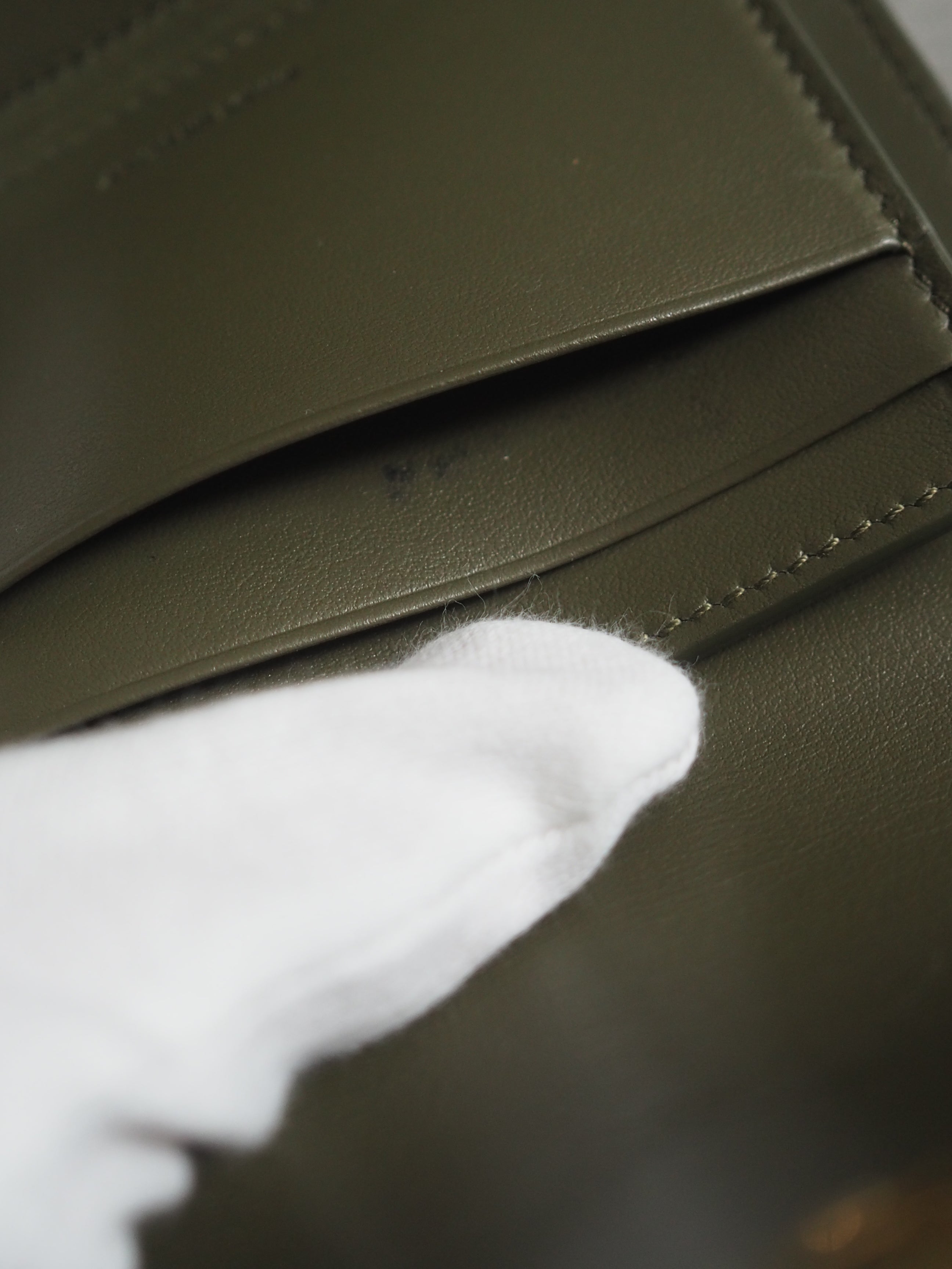 CELINE 16 Seize Compact Wallet