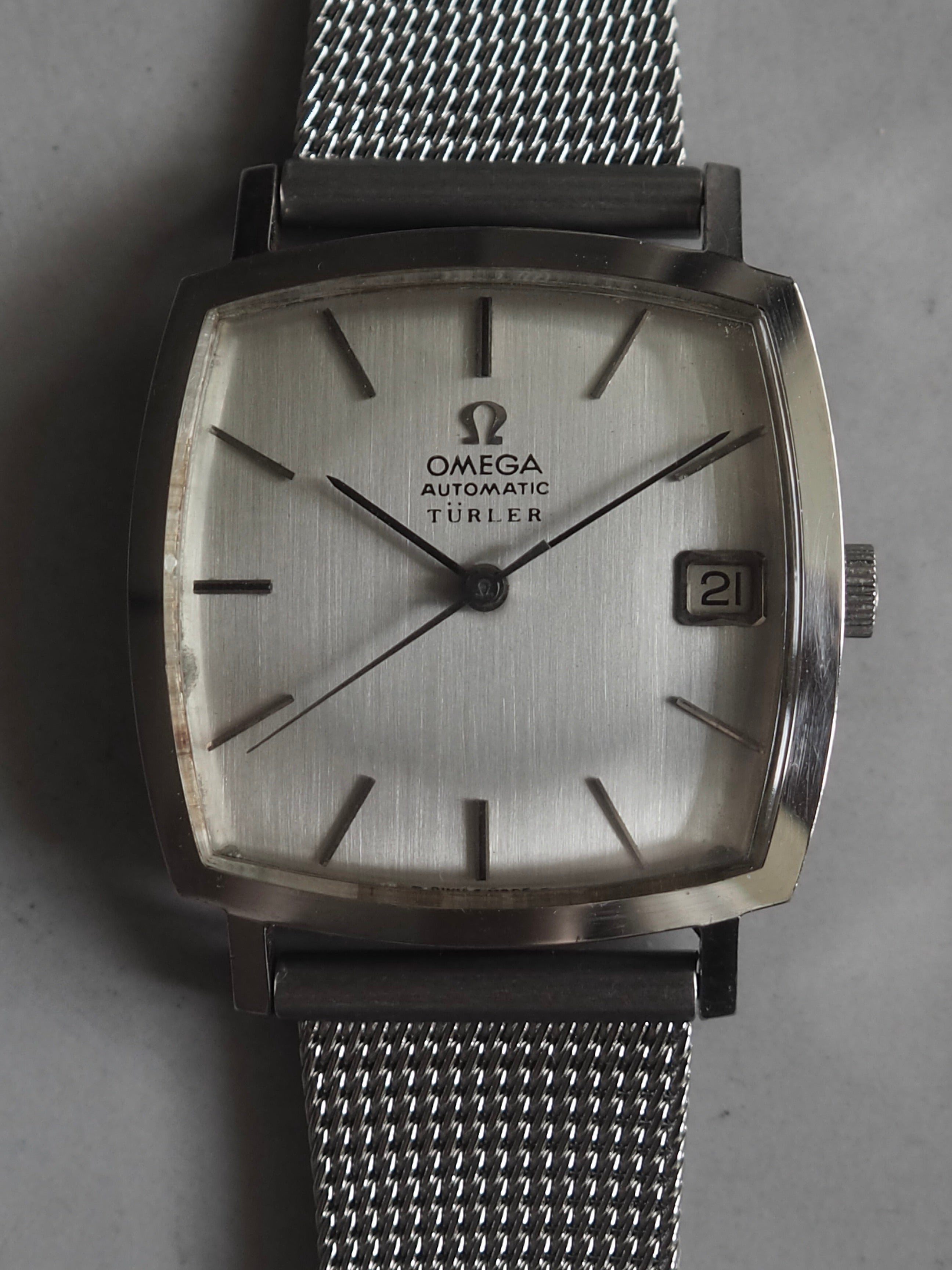 OMEGA TÜRLER Automatic Cushion Watch