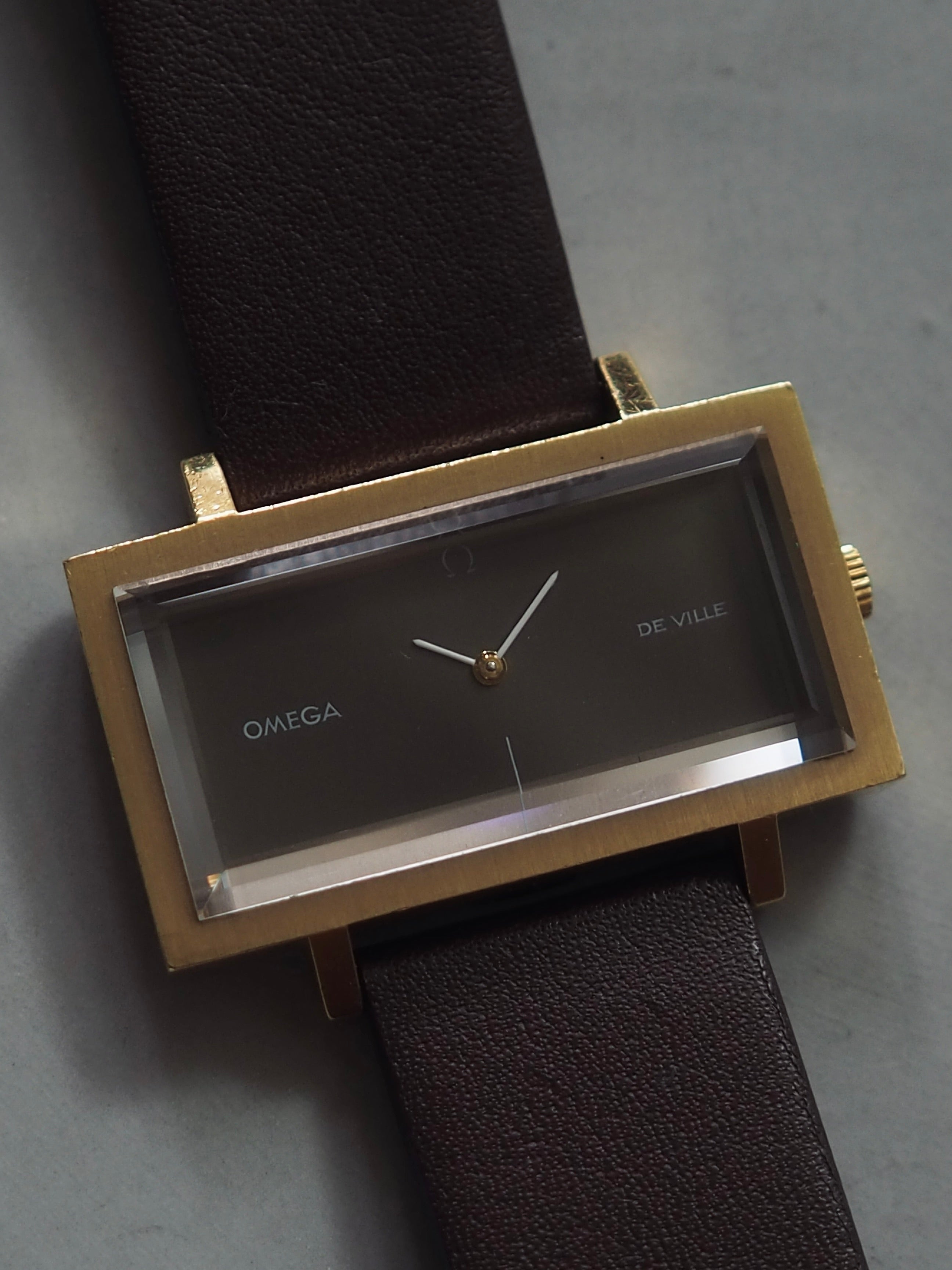 OMEGA Emerald Line Bronze Gold