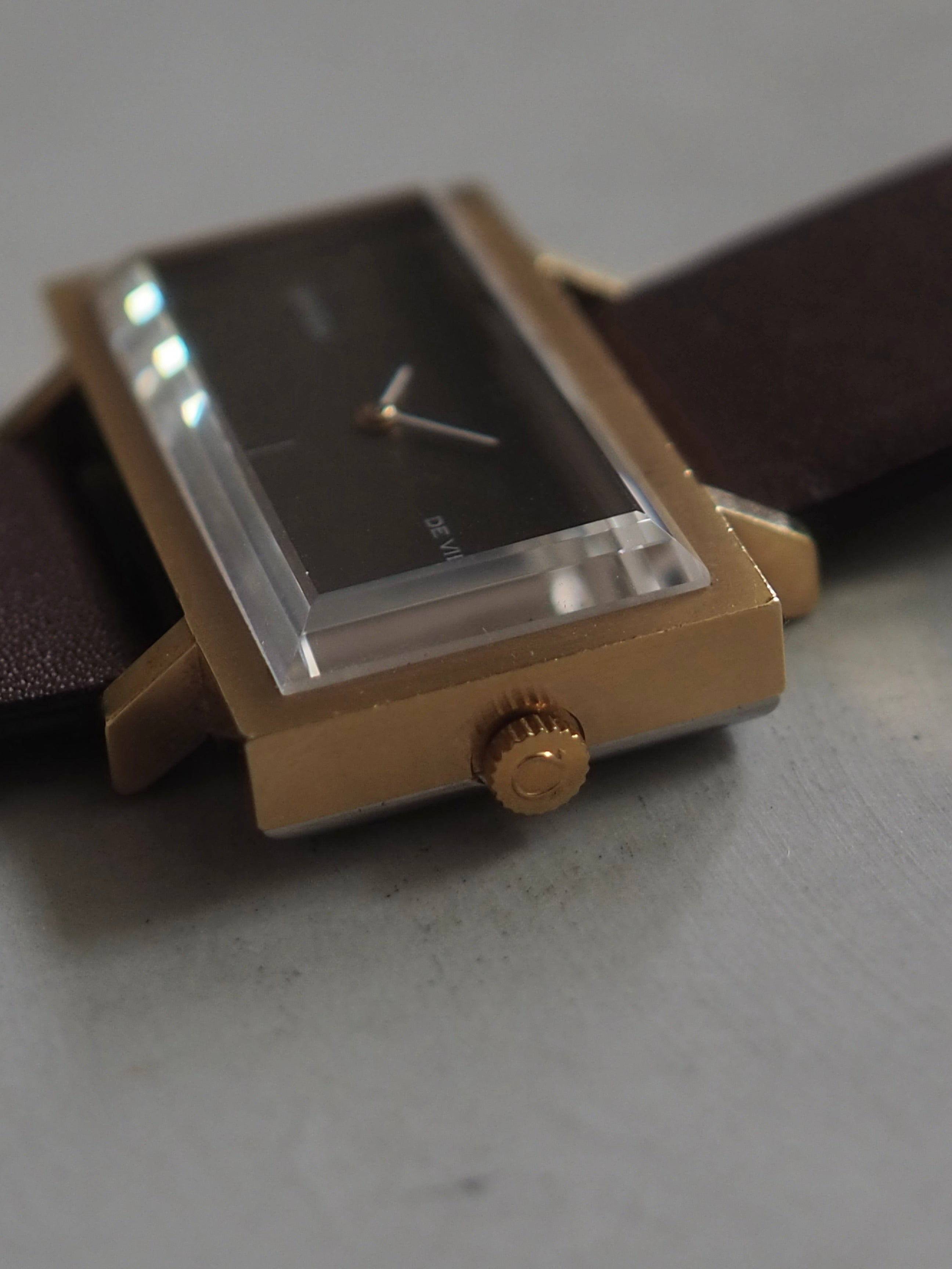 OMEGA Emerald Line Bronze Gold