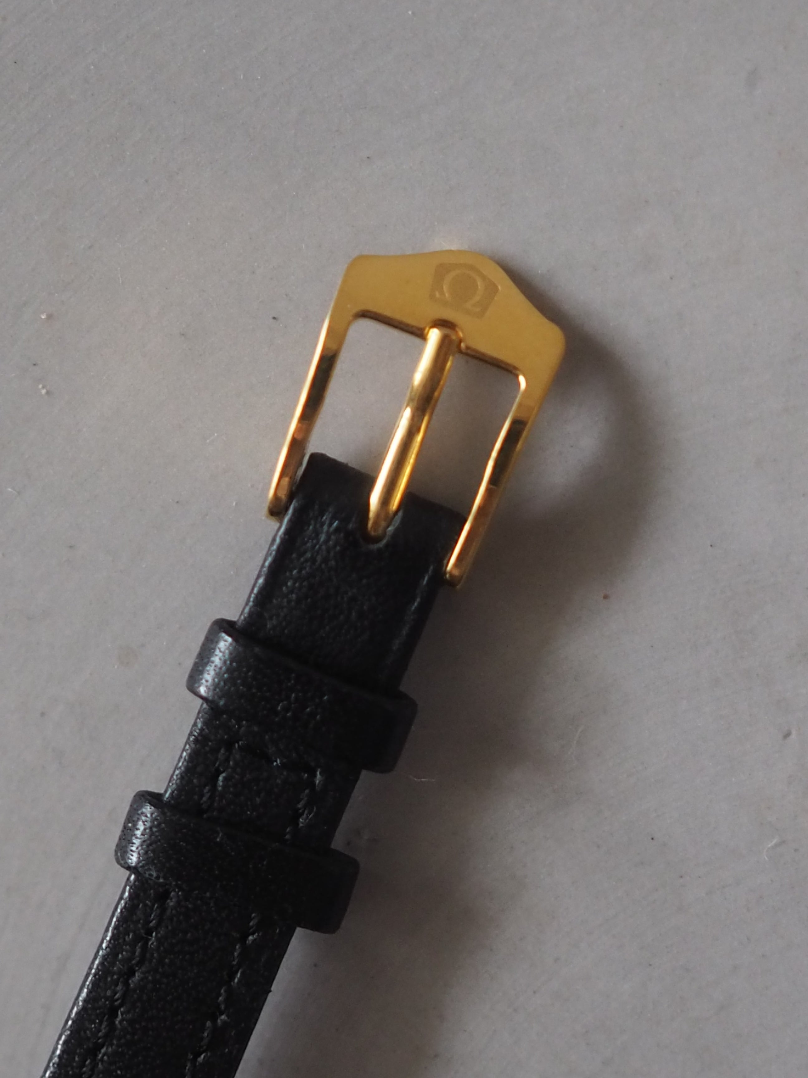 OMEGA TÜRLER Cut Glass Watch