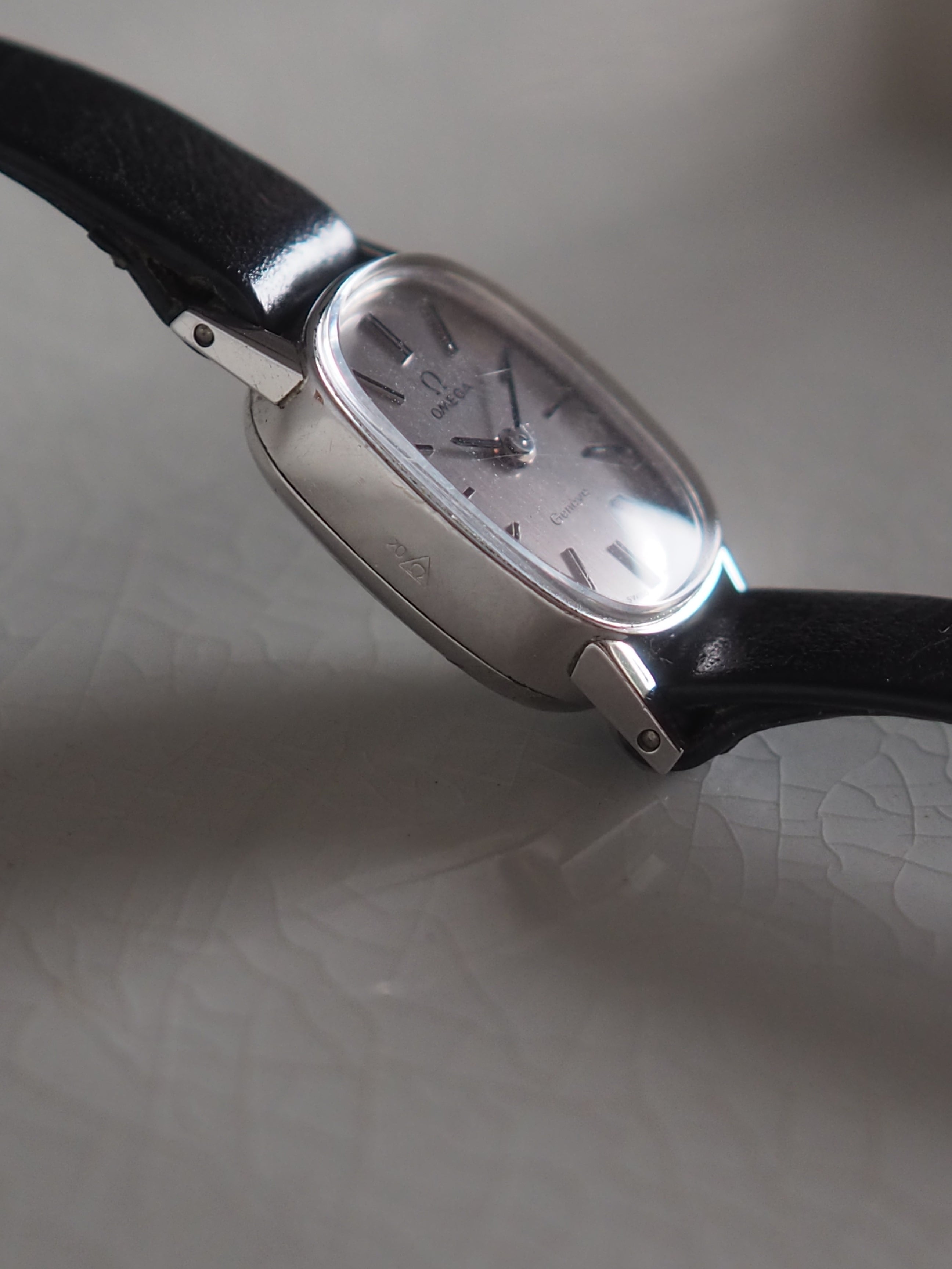 OMEGA DE VILLE Oval Watch