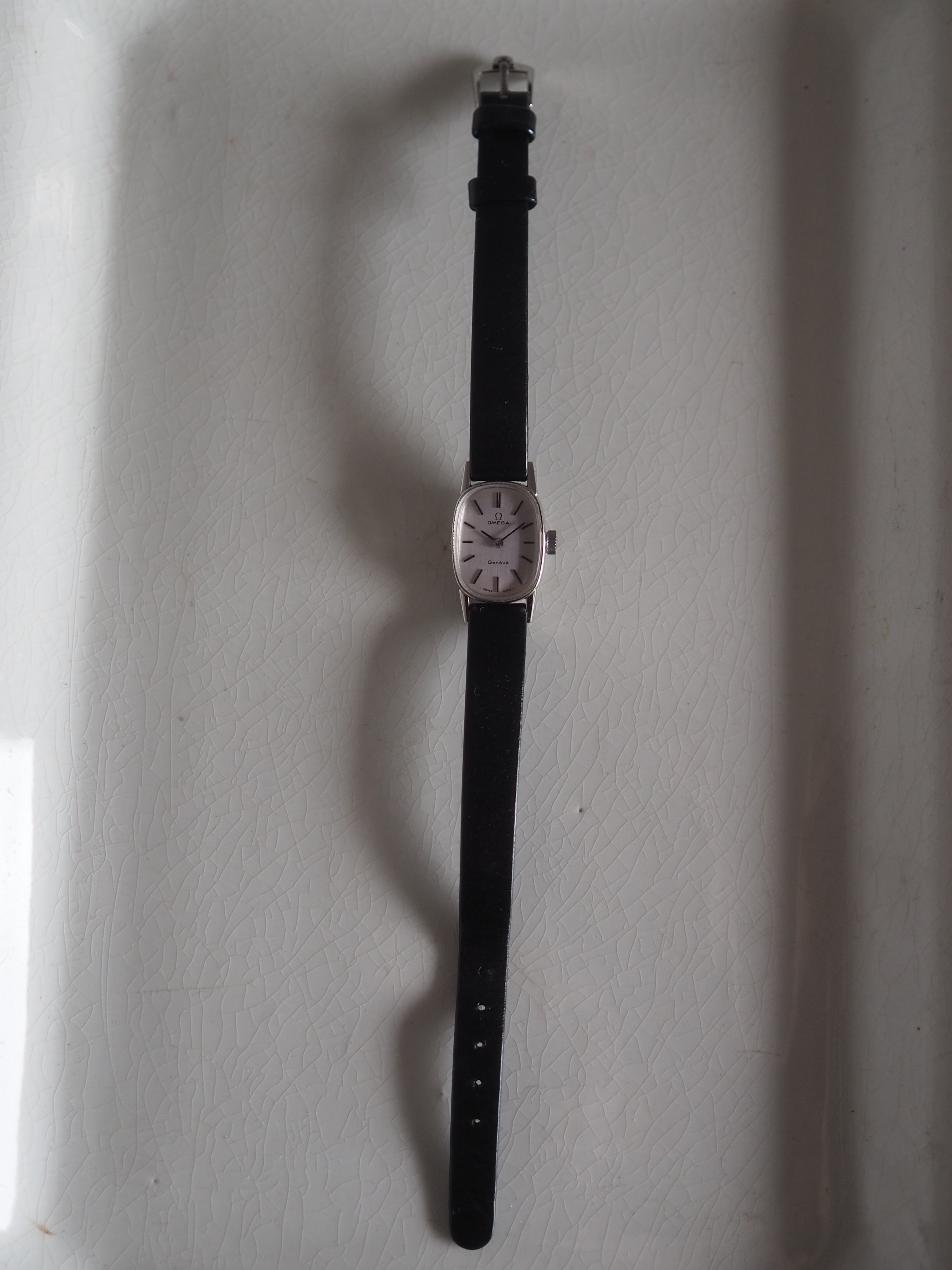 OMEGA DE VILLE Oval Watch