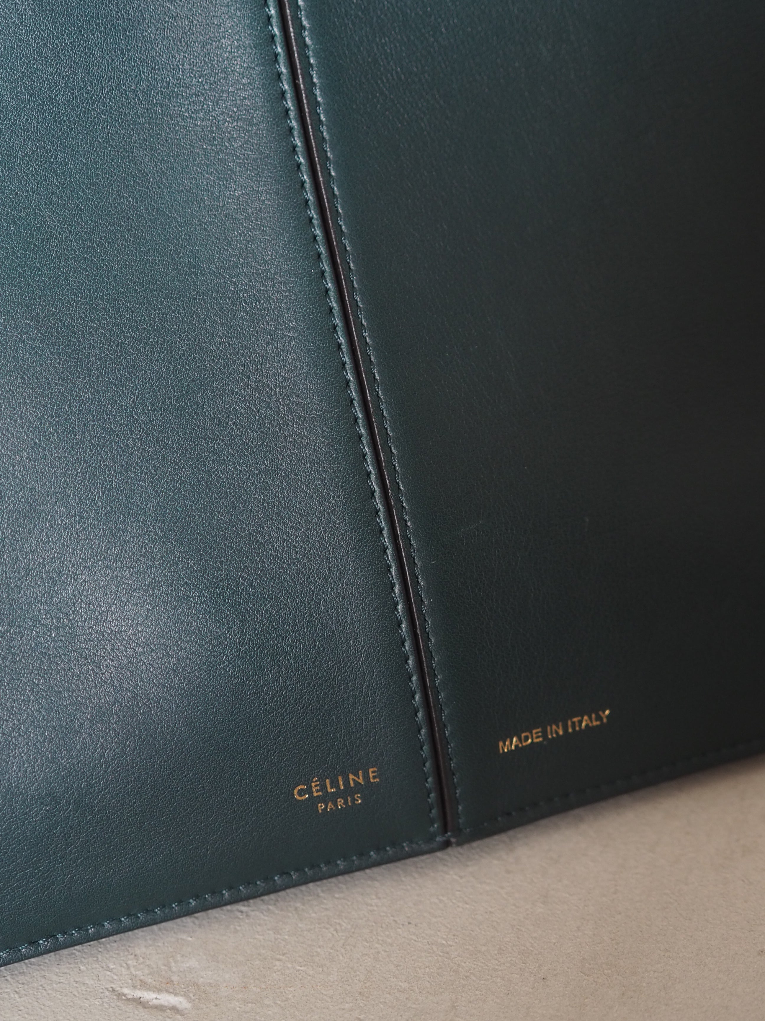 CÉLINE Tri-Fold Chain Shoulder Bag