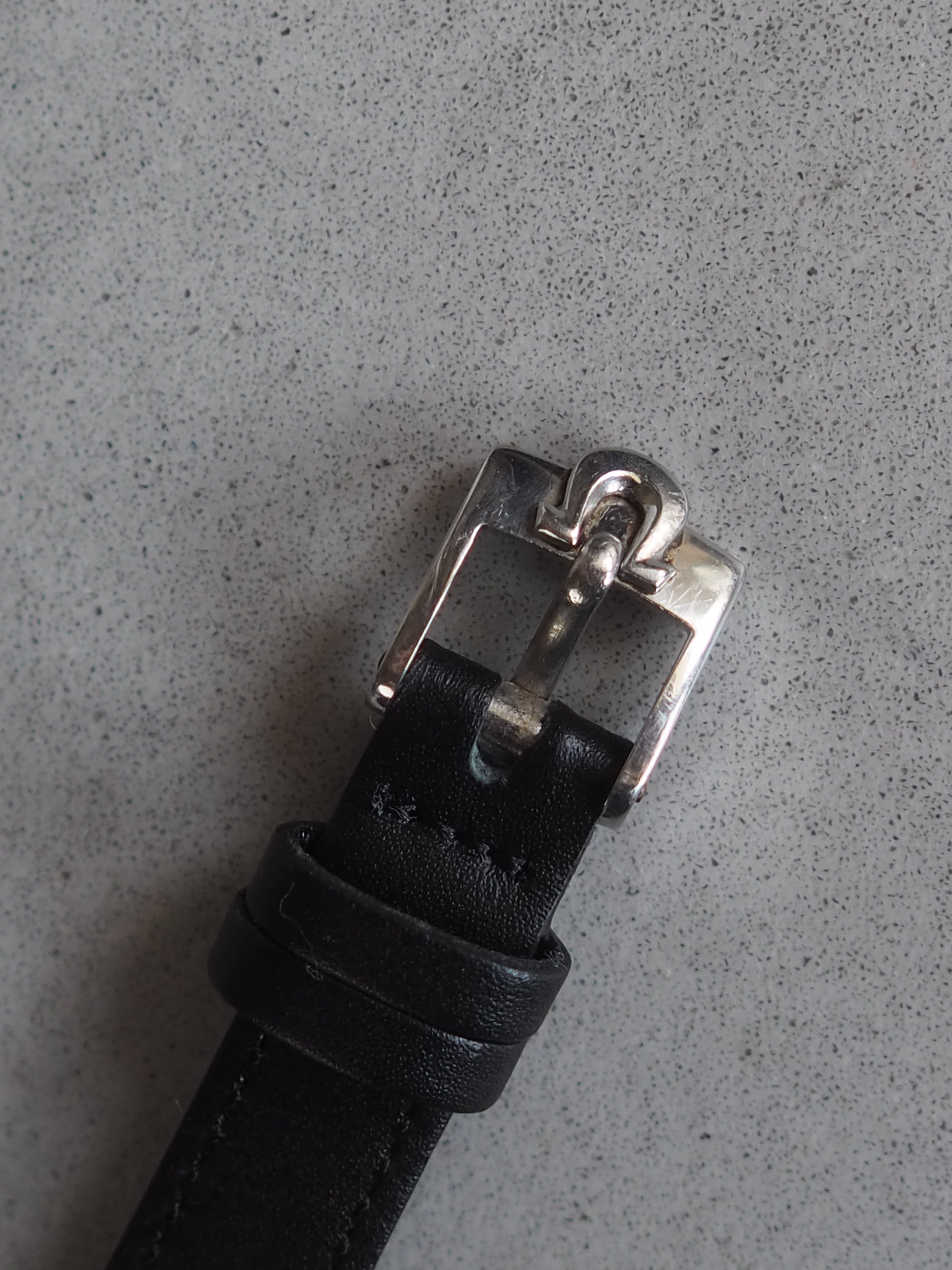 OMEGA DE VILLE Oval Watch